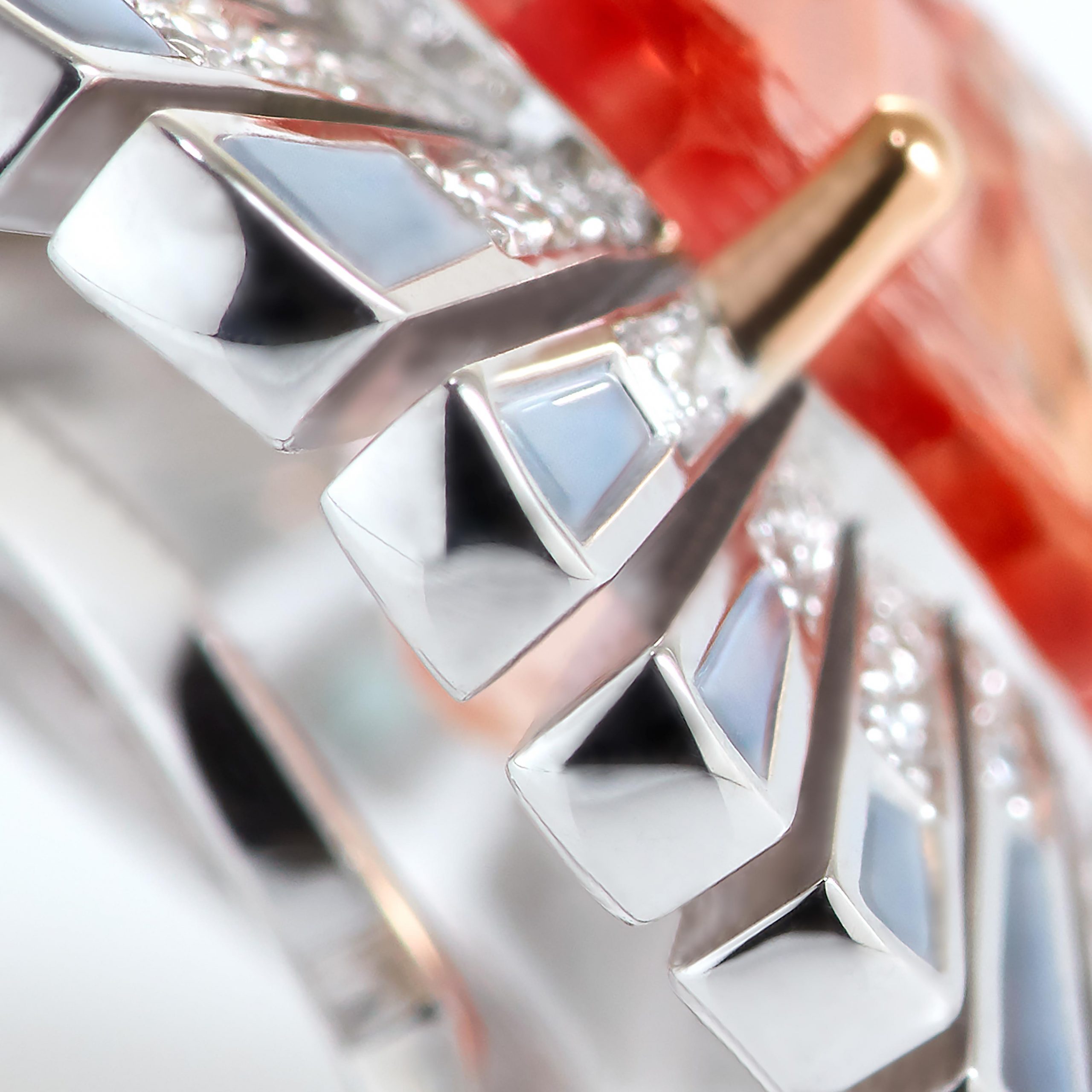 GA4CE61 Garrard Jewelled Vault 5.44ct Oval Sri Lankan Padparadscha Sapphire Cocktail Ring In 18ct White and Rose Gold with Diamonds and Mother of Pearl, 2017600, Detail