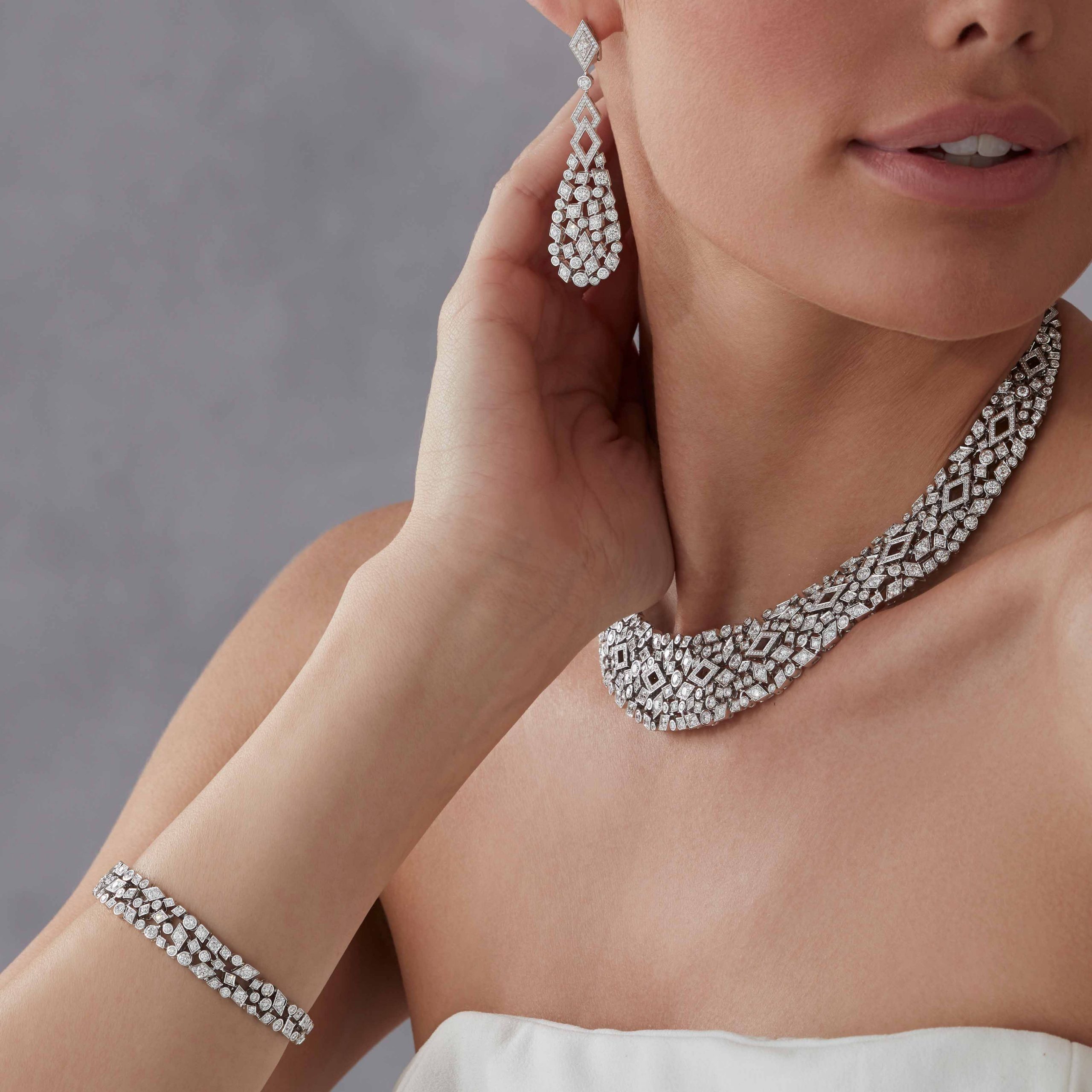 Garrard Albemarle High Jewellery Diamond Collar Necklace In 18ct White Gold 2017323 earrings 2017324 Bracelet 2017325 on model Garrard Albemarle High Jewellery Diamond Collar Necklace In 18ct White Gold 2017323 earrings 2017324 Bracelet 2017325 on model