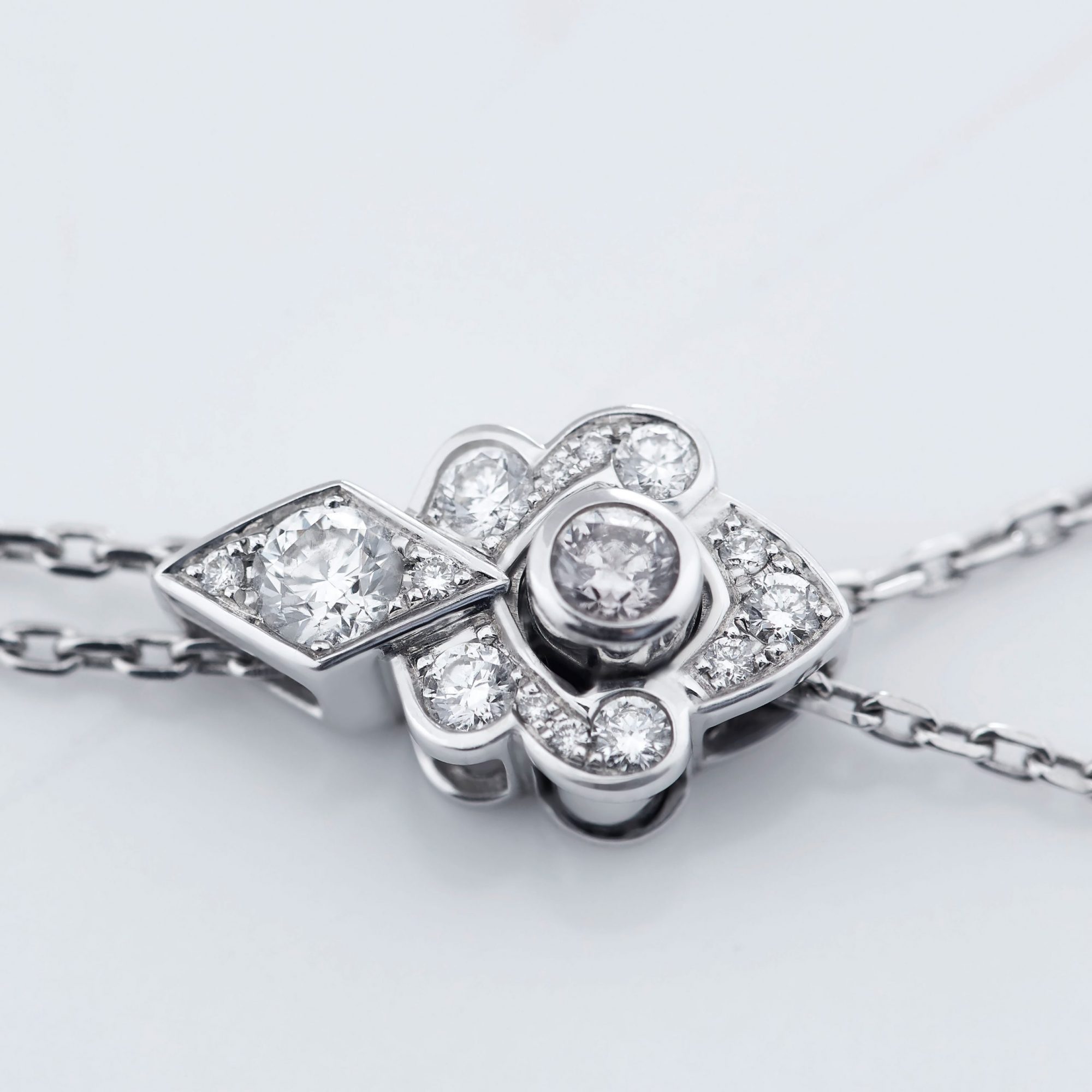 Garrard Albemarle Jewellery Collection Diamond Lariat Necklace in 18ct white gold 2013243 Detail 1