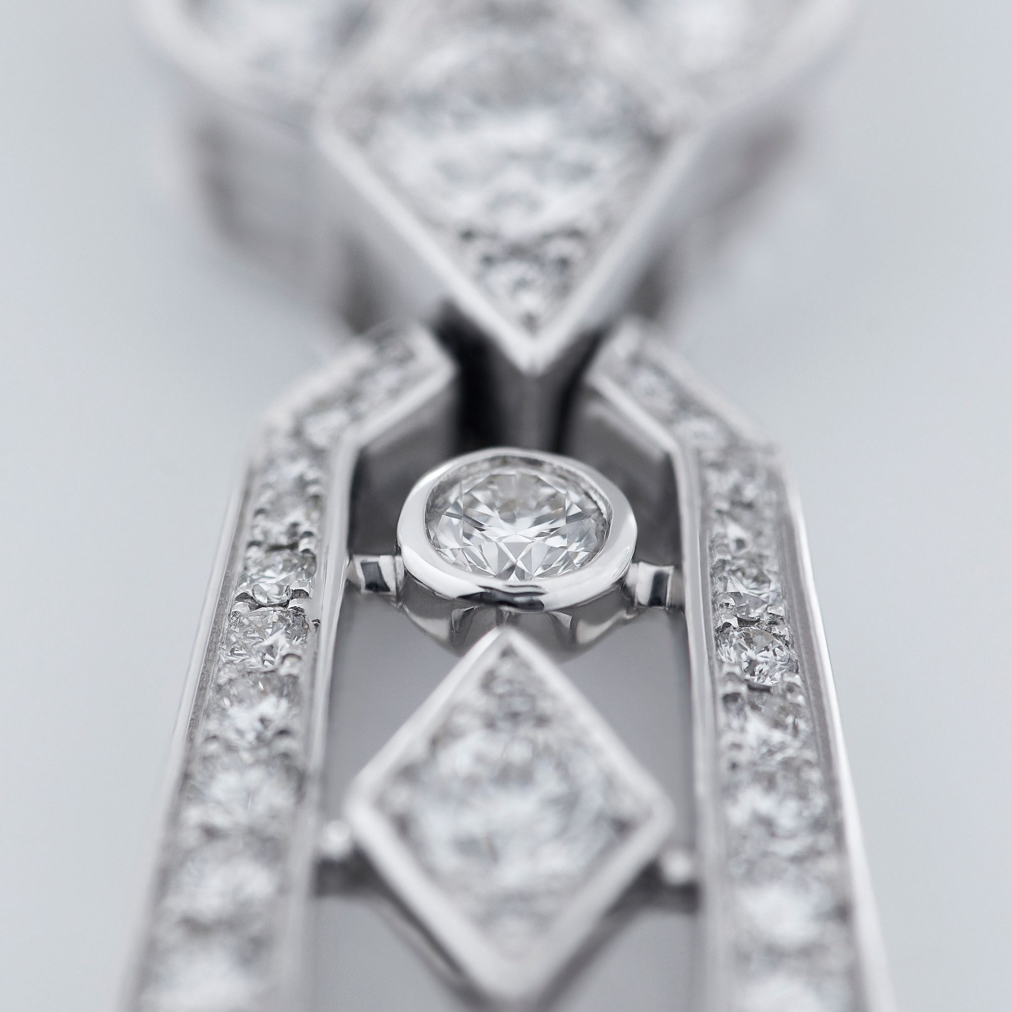 Garrard Albemarle Jewellery Collection Diamond Lariat Necklace in 18ct white gold 2013243 Detail 2