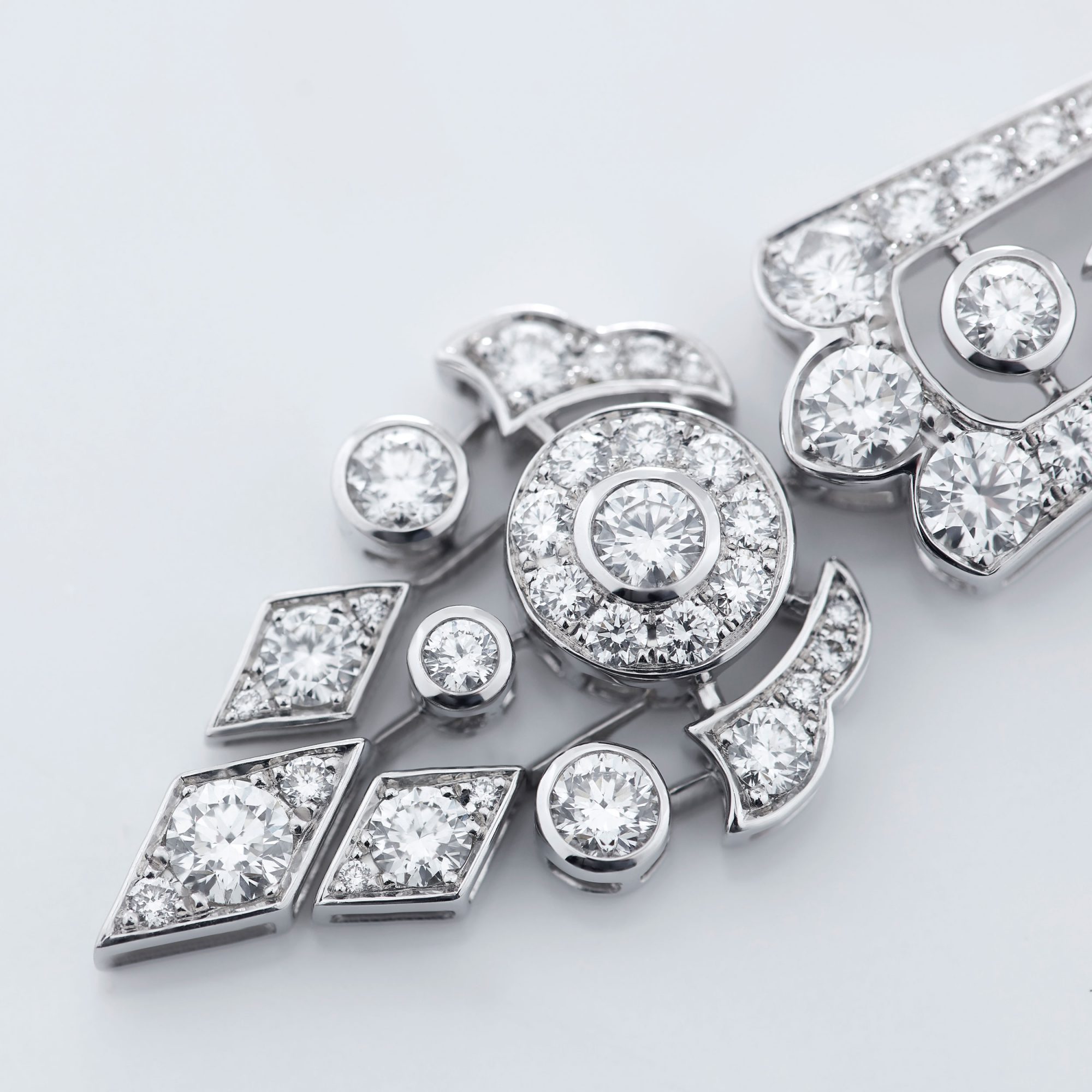 Garrard Albemarle Jewellery Collection Diamond Lariat Necklace in 18ct white gold 2013243 Detail