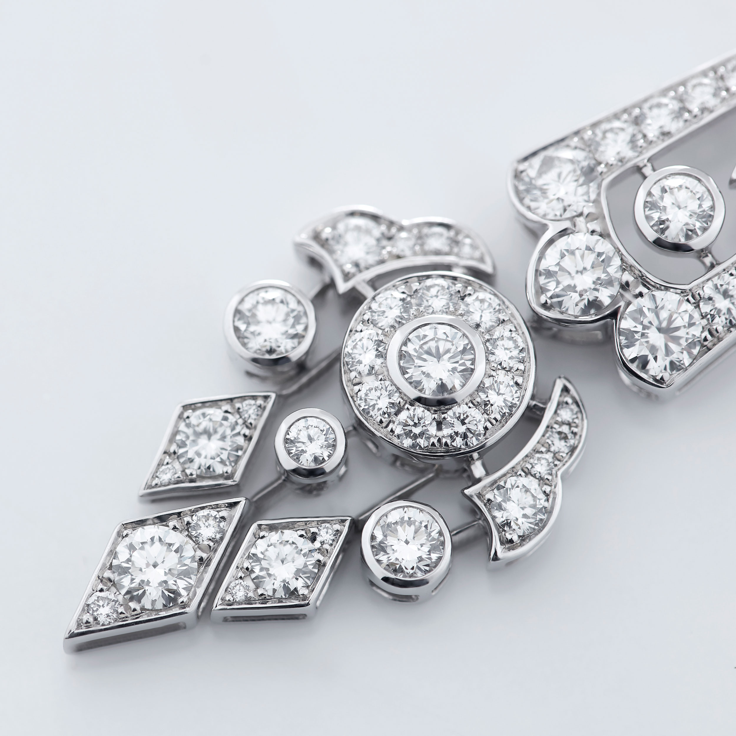 Garrard Albemarle Jewellery Collection Diamond Lariat Necklace in 18ct white gold 2013243 Detail Garrard Albemarle Jewellery Collection Diamond Lariat Necklace in 18ct white gold 2013243 Detail
