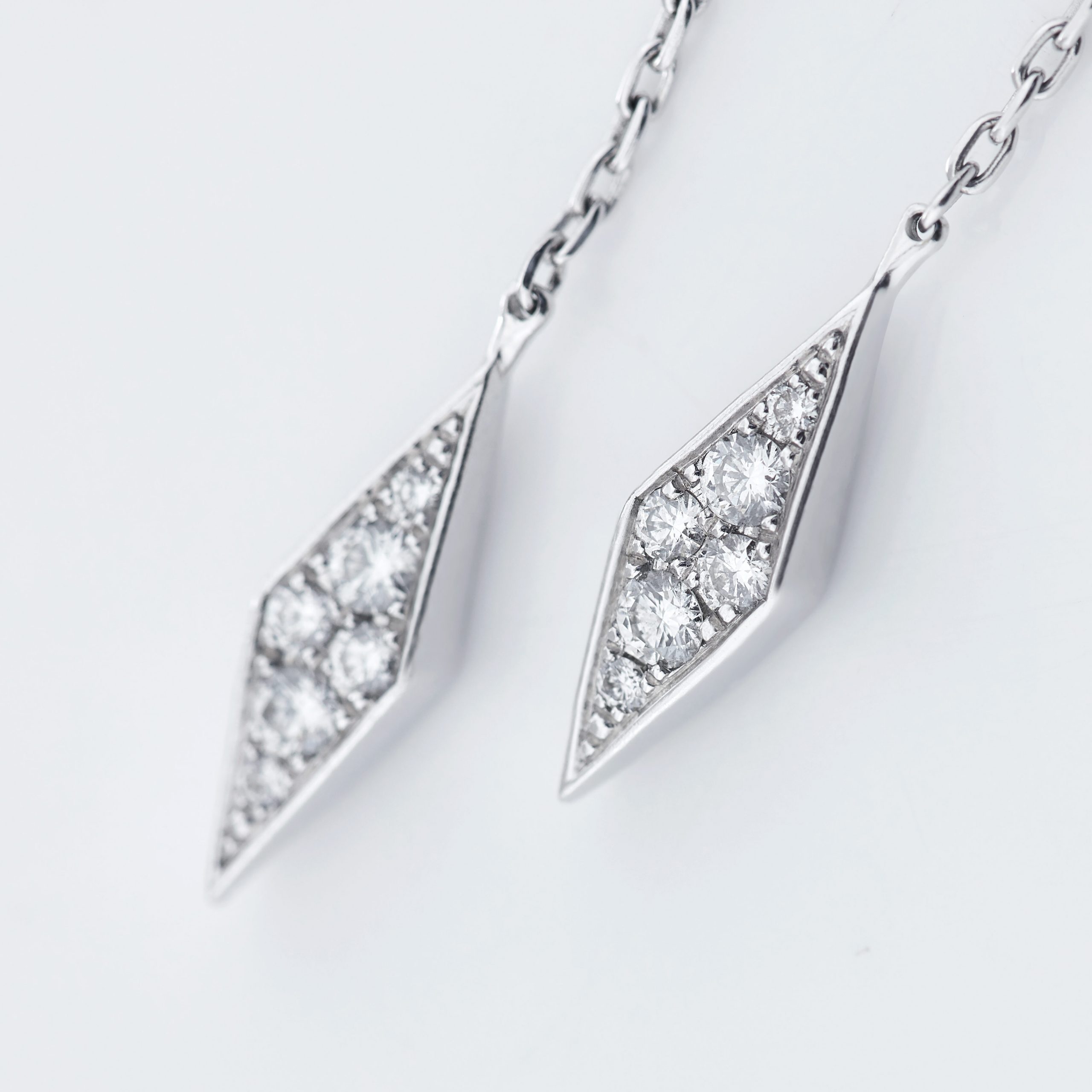 Garrard Albemarle Jewellery Collection Diamond Lariat Necklace in 18ct white gold 2013243 clasp 2 Garrard Albemarle Jewellery Collection Diamond Lariat Necklace in 18ct white gold 2013243 clasp 2