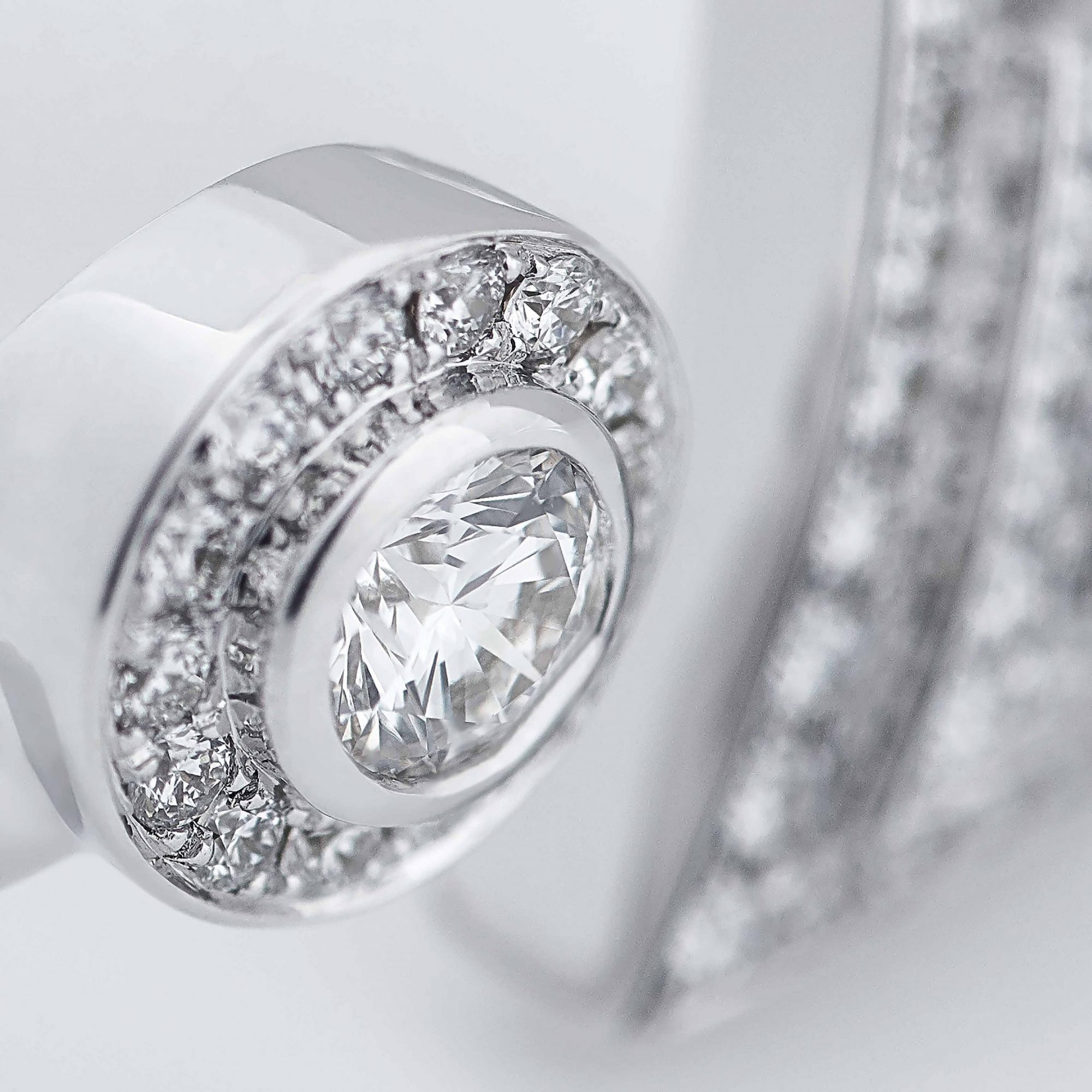Garrard Albemarle jewellery Collection Wraparound Diamond Ring in 18ct White Gold 2014368 Detail 2