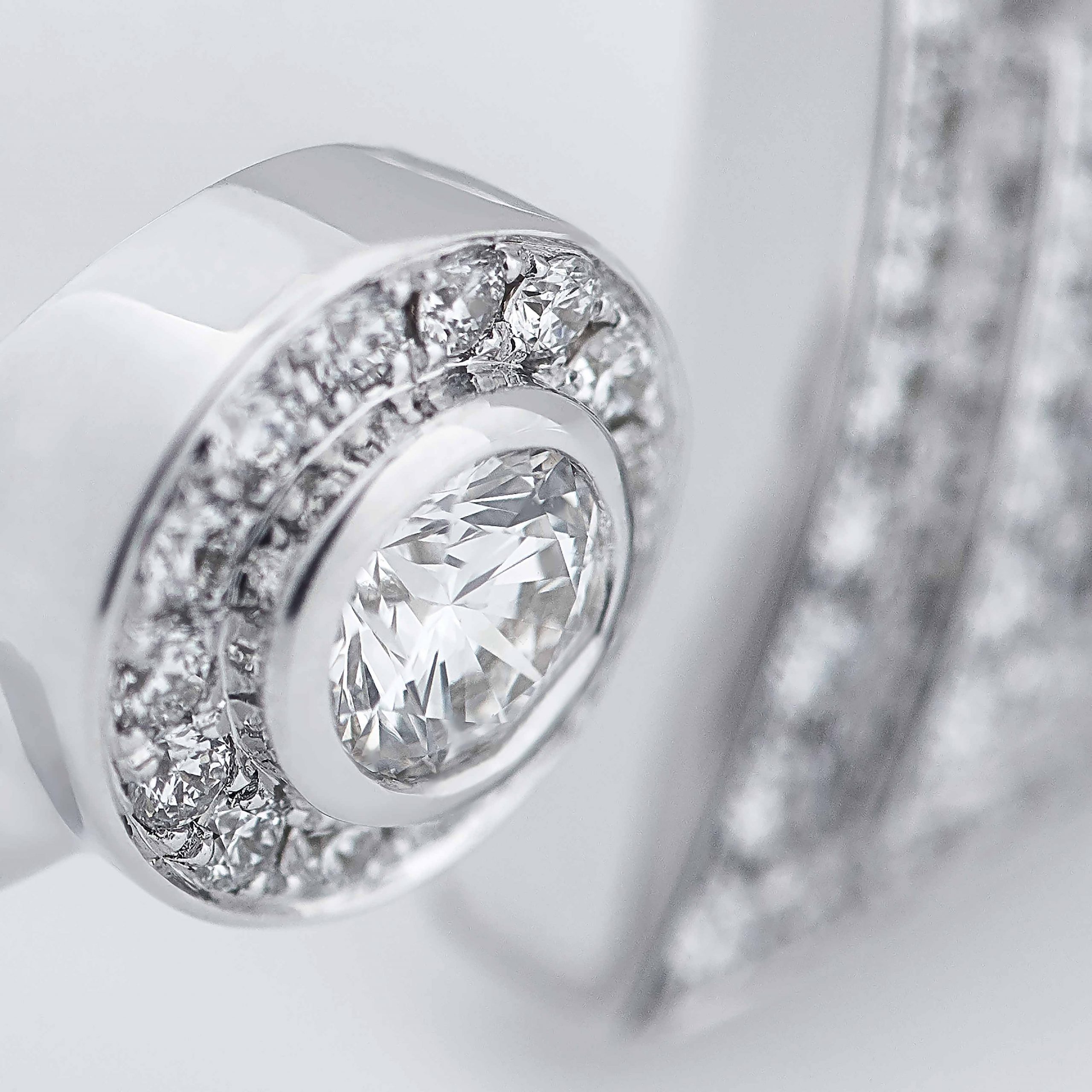 Garrard Albemarle jewellery Collection Wraparound Diamond Ring in 18ct White Gold 2014368 Detail 2 Garrard Albemarle jewellery Collection Wraparound Diamond Ring in 18ct White Gold 2014368 Detail 2