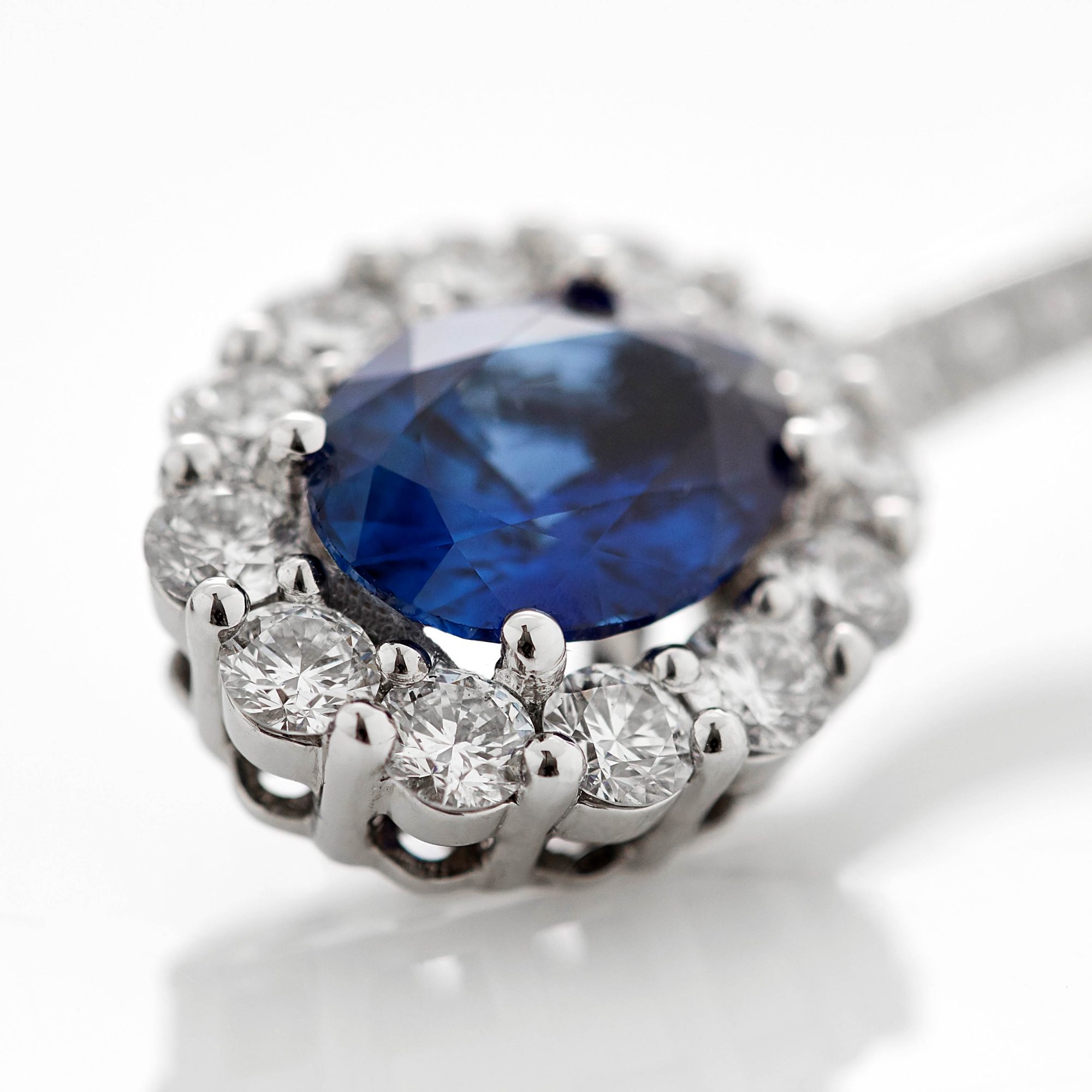 Garrard 1735 collection Sapphire Oval Drop Earrings in platinum with diamonds JE17PT11 Detail View 1