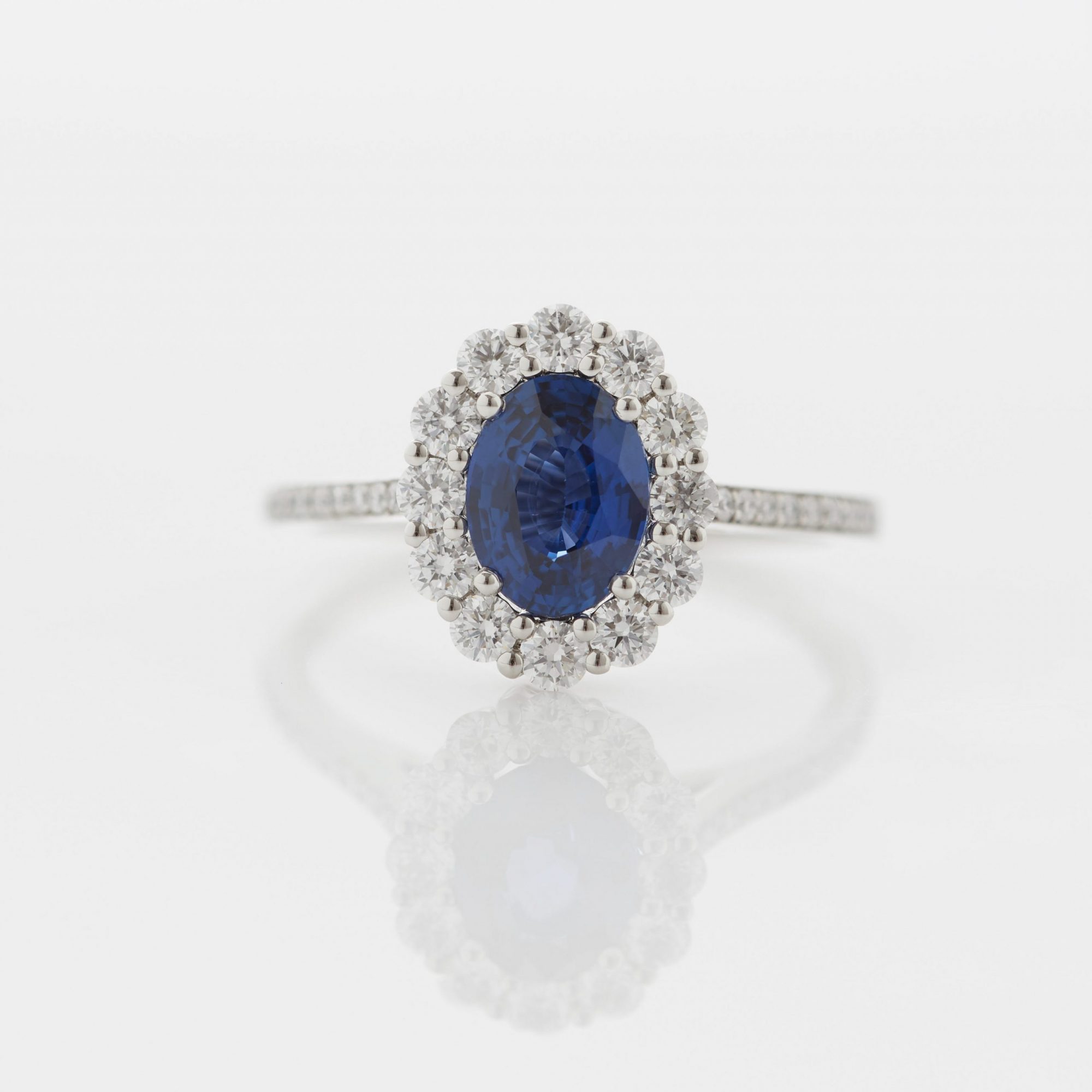 Garrard 1735 collection Sapphire Oval Ring in Platinum with Diamonds JR17PT03 Detail View 2 1