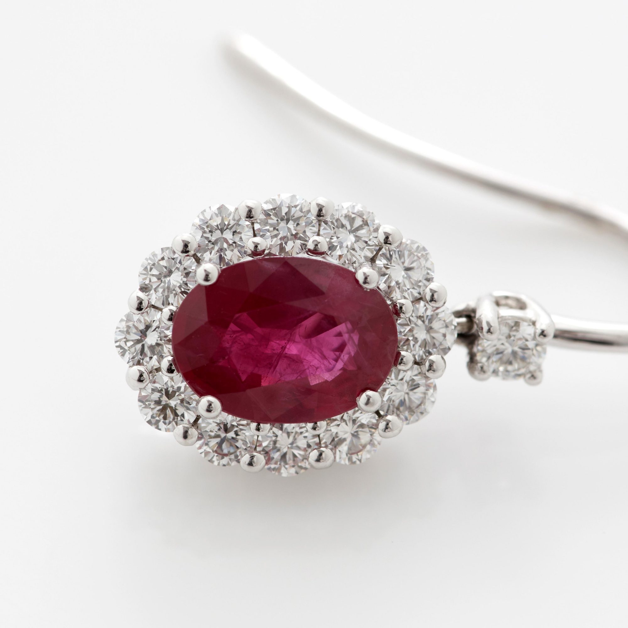 Garrard 1735 jewellery collection ruby Oval drop earrings in Platinum with diamonds JE17PT10 Detail View 2