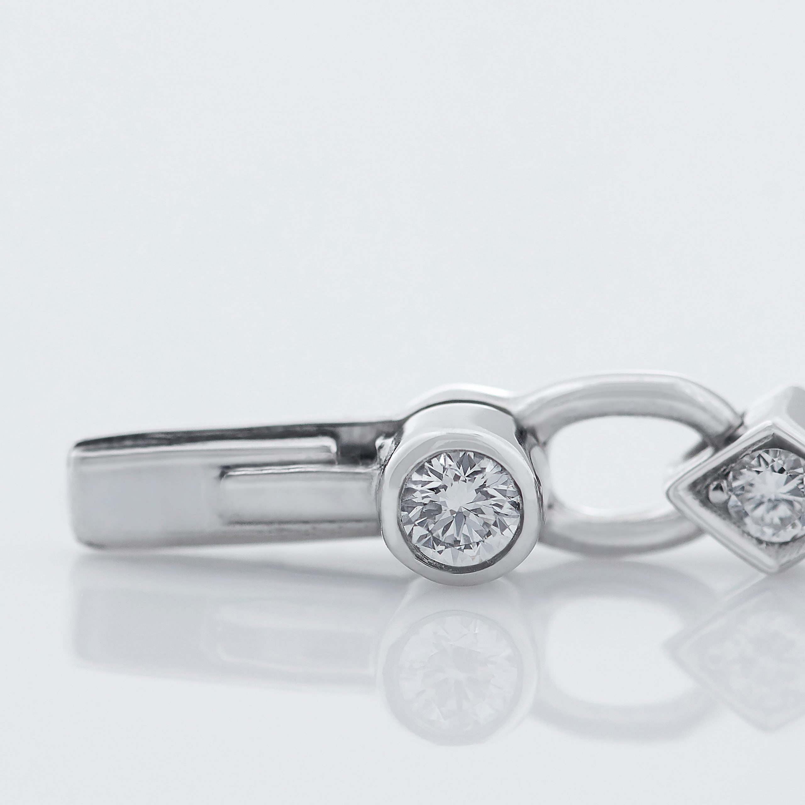 Garrard Albemarle Abstract jewellery Collection Diamond Bracelet 2017423 clasp Garrard Albemarle Abstract jewellery Collection Diamond Bracelet 2017423 clasp