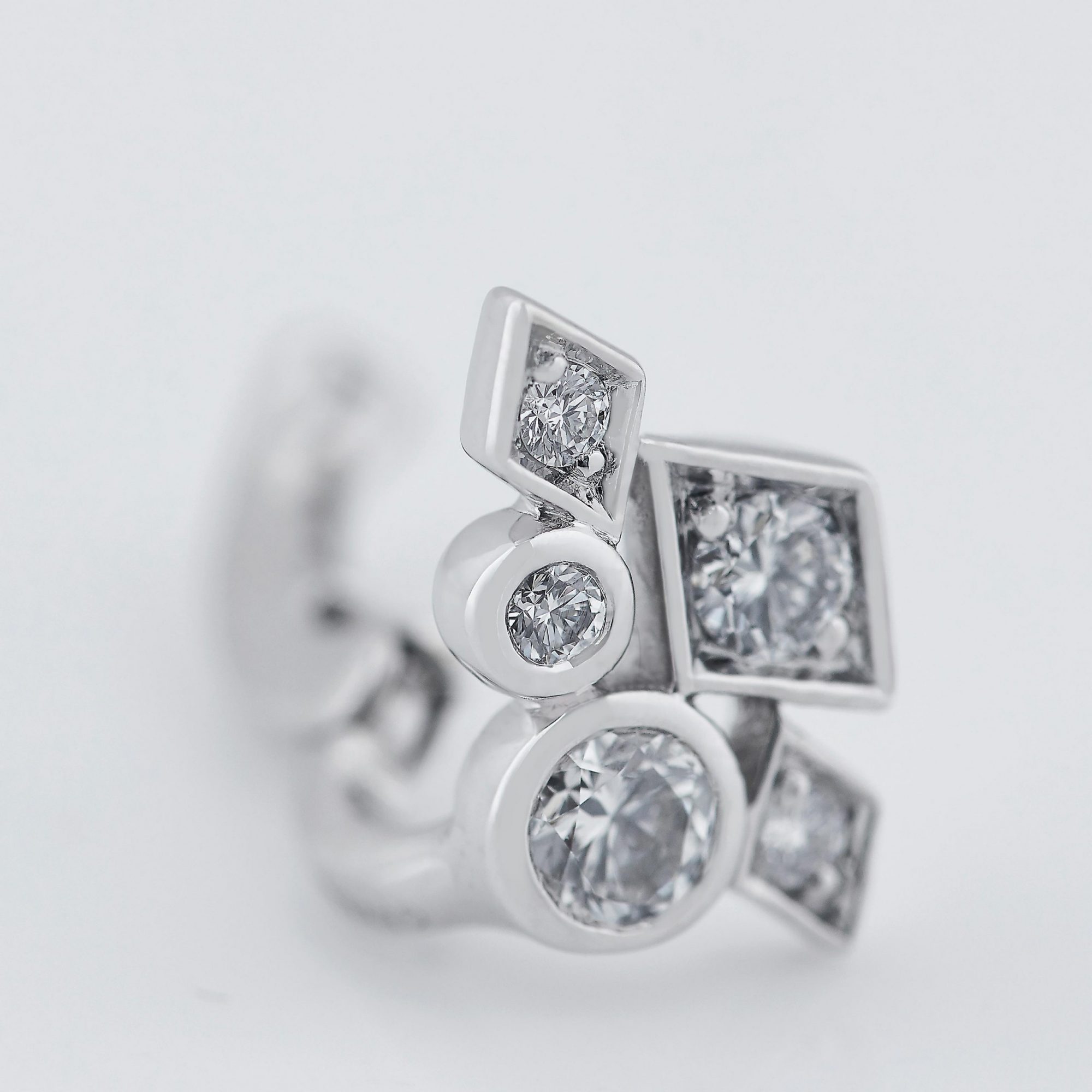 Garrard Albemarle Abstract jewellery Collection Diamond Ear Cuff In 18ct White Gold 2017418 Detail 2