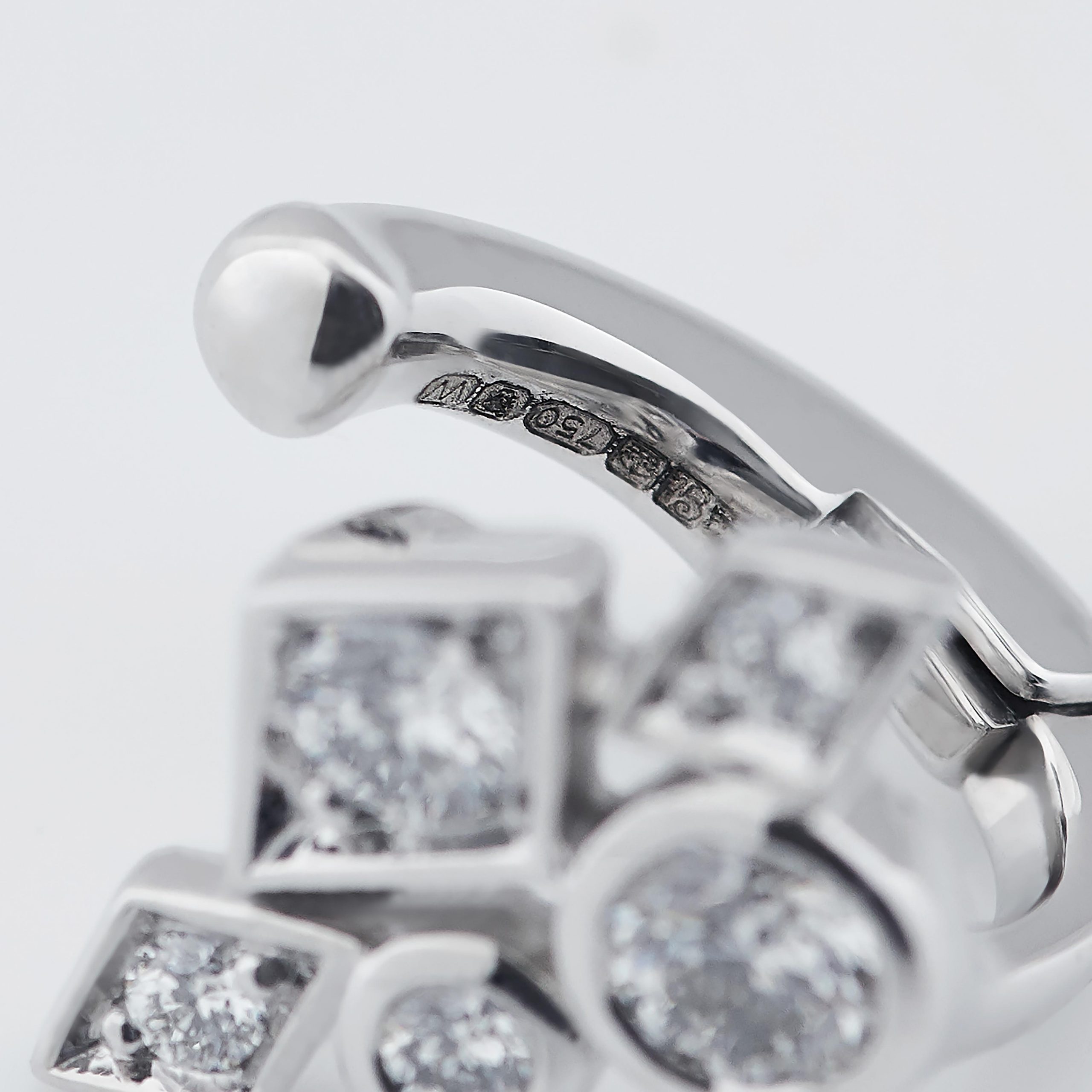 Garrard Albemarle Abstract jewellery Collection Diamond Ear Cuff In 18ct White Gold 2017418 Detail Garrard Albemarle Abstract jewellery Collection Diamond Ear Cuff In 18ct White Gold 2017418 Detail