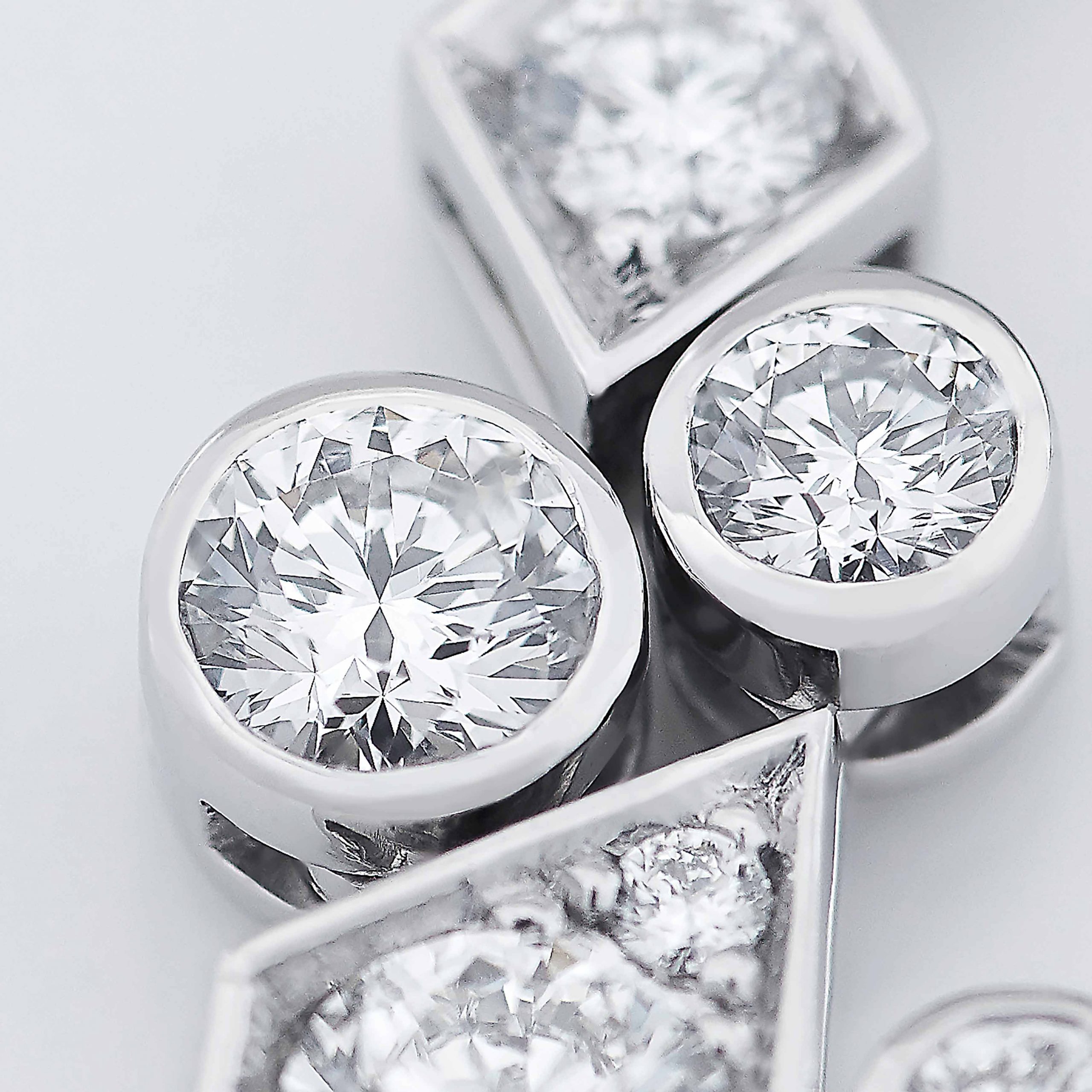 Garrard Albemarle Abstract jewellery Collection Diamond Necklace 2017422 Detail Garrard Albemarle Abstract jewellery Collection Diamond Necklace 2017422 Detail