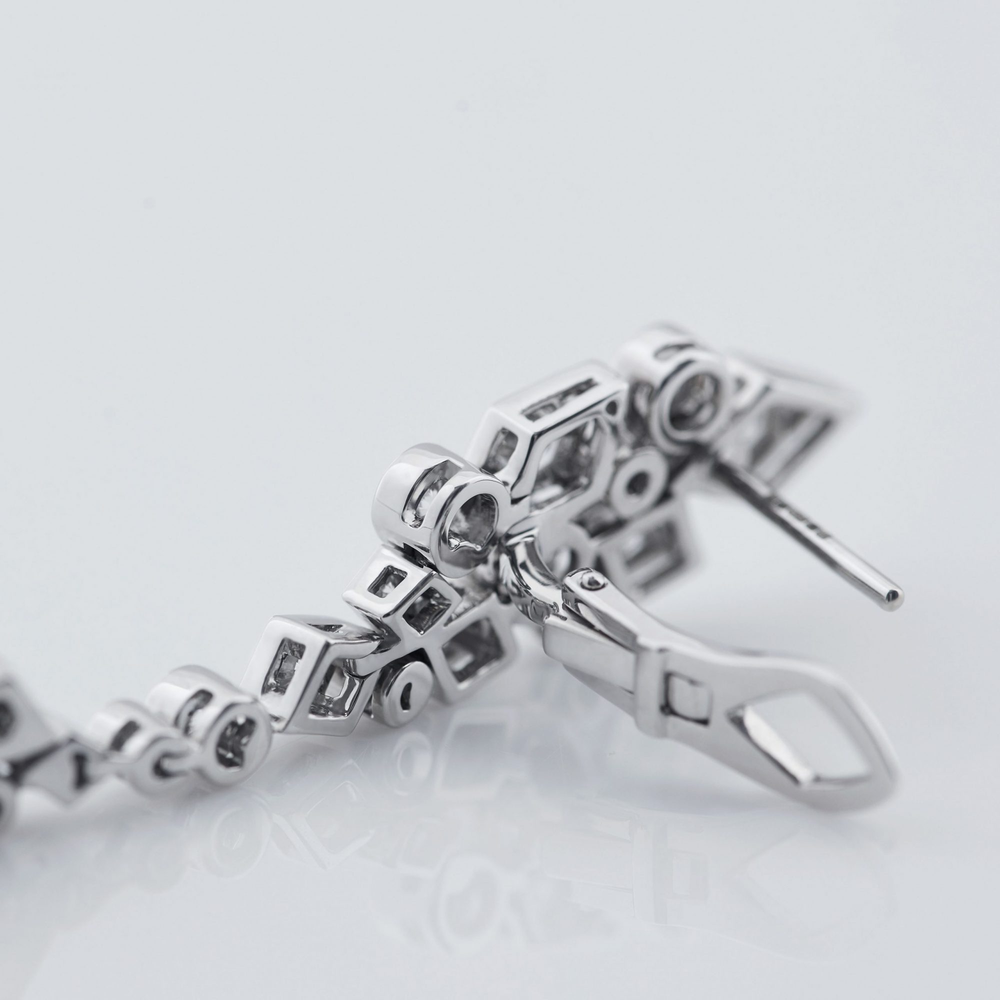 Garrard Albemarle Abstract jewellery collection Transformable Diamond Earrings In 18ct White Gold 2017415 Clasp