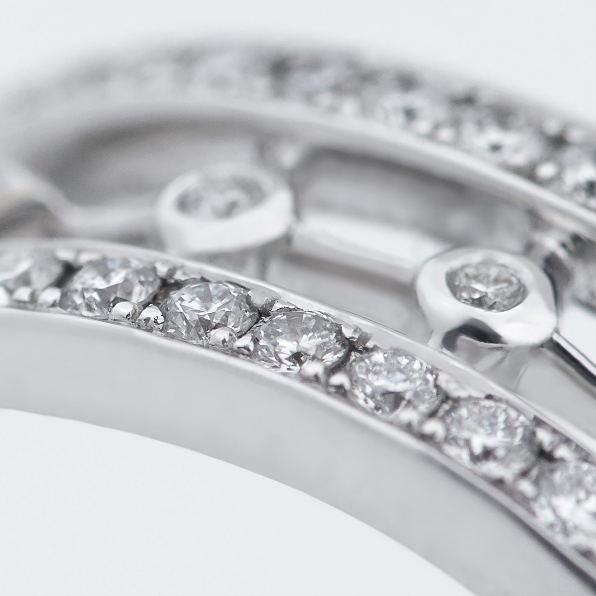 Garrard Albemarle jewellery Collection Diamond Band In 18ct White Gold 2015958 Detail