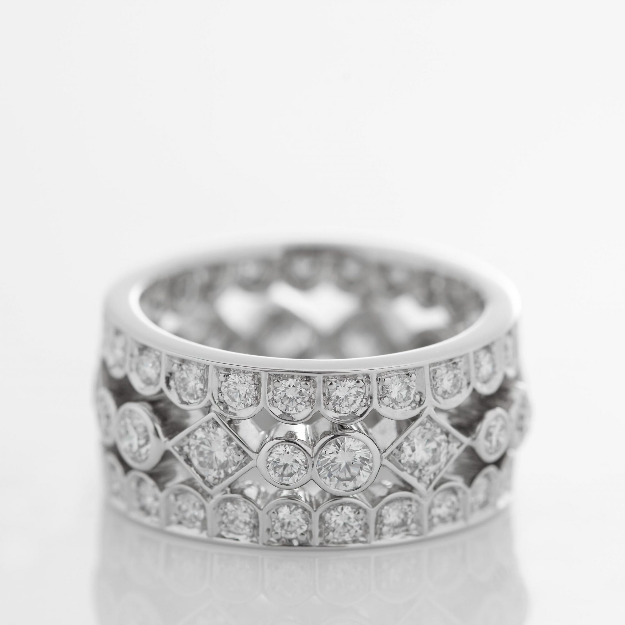 Garrard Albemarle jewellery Collection White Diamond ring 2013405 Detail View
