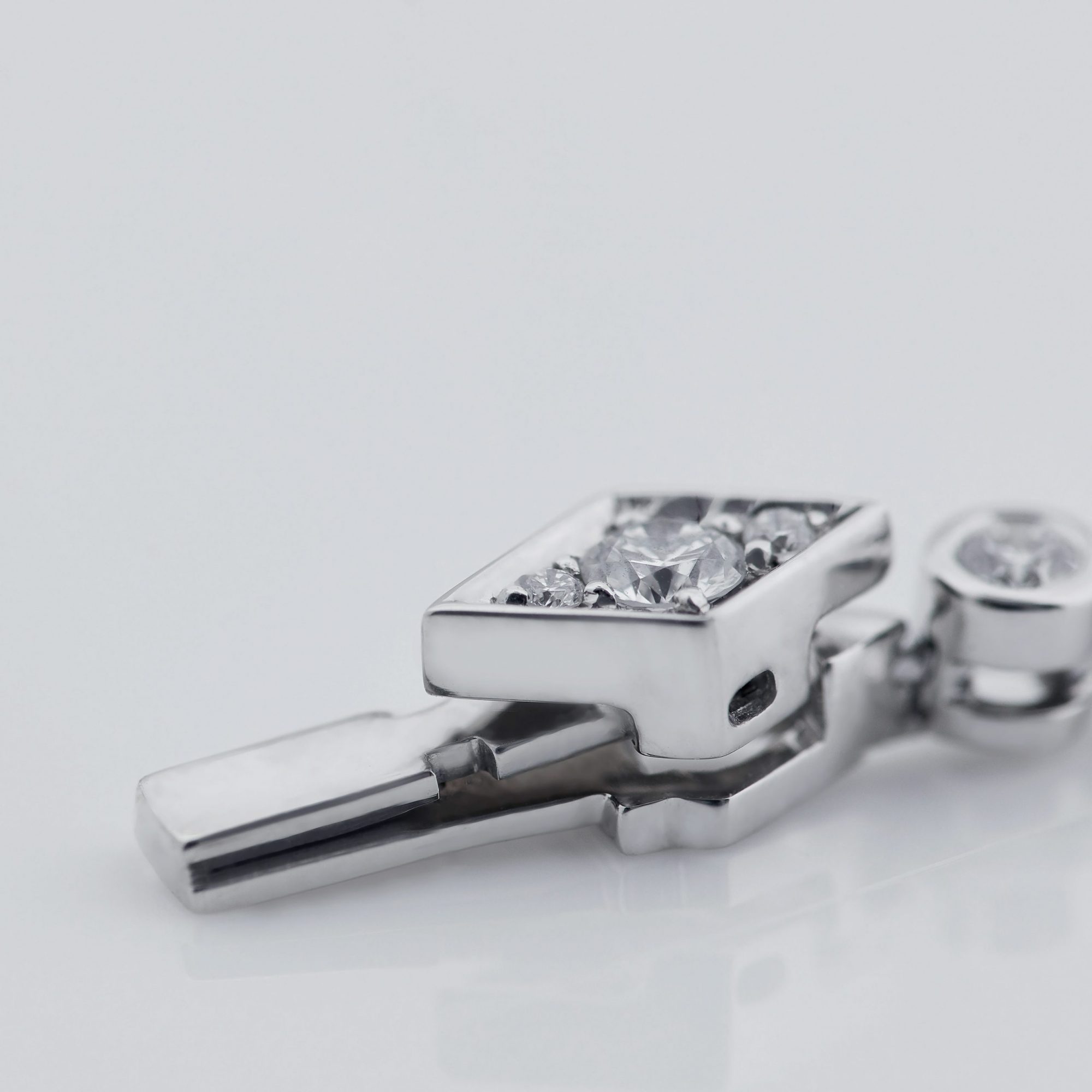 Garrard Albemarle jewellery collection Diamond Bracelet In 18ct White Gold Bracele 2014373 clasp View