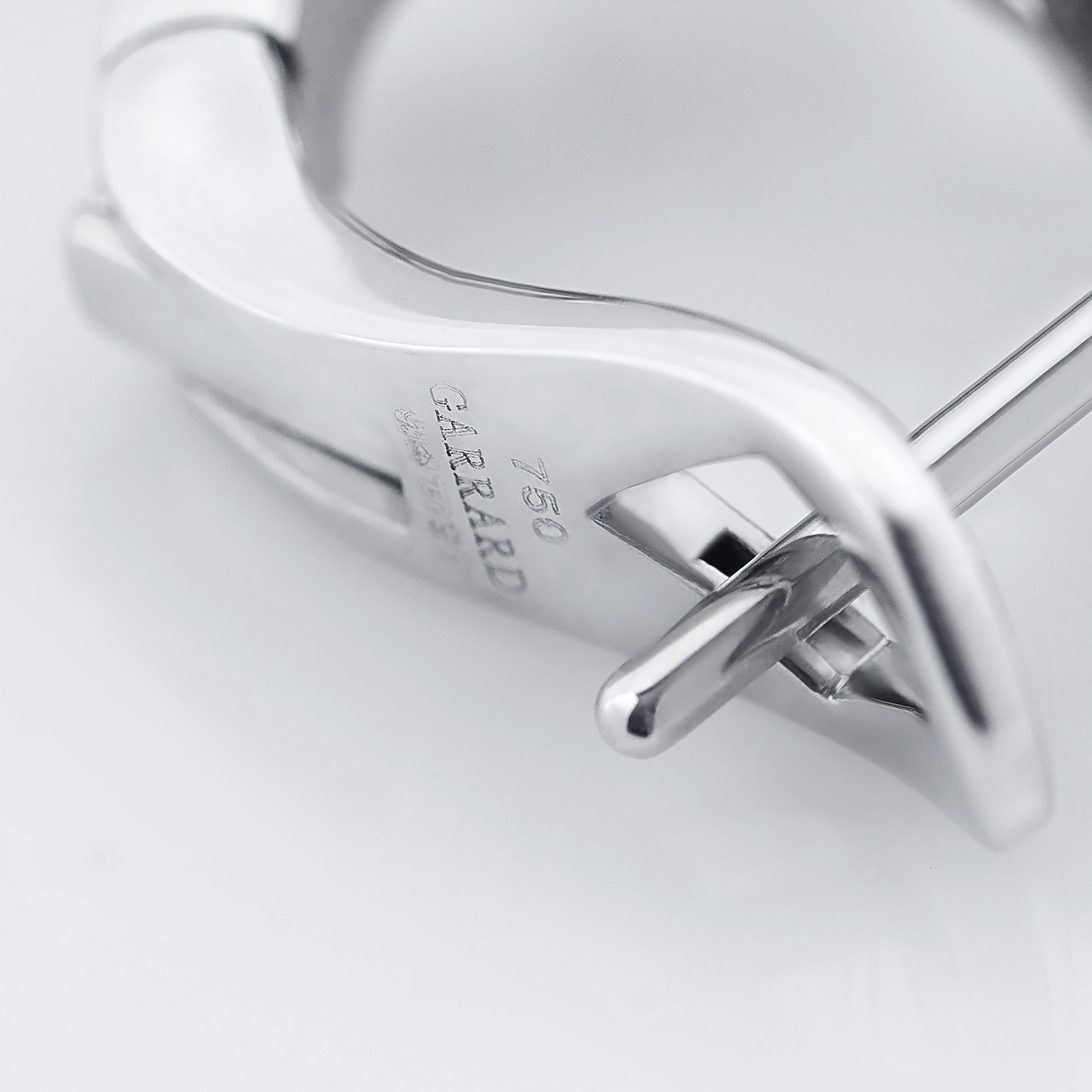 Garrard Albemarle jewellery collection Tiered Diamond Earrings In 18ct White Gold 2013244 clasp Garrard Albemarle jewellery collection Tiered Diamond Earrings In 18ct White Gold 2013244 clasp