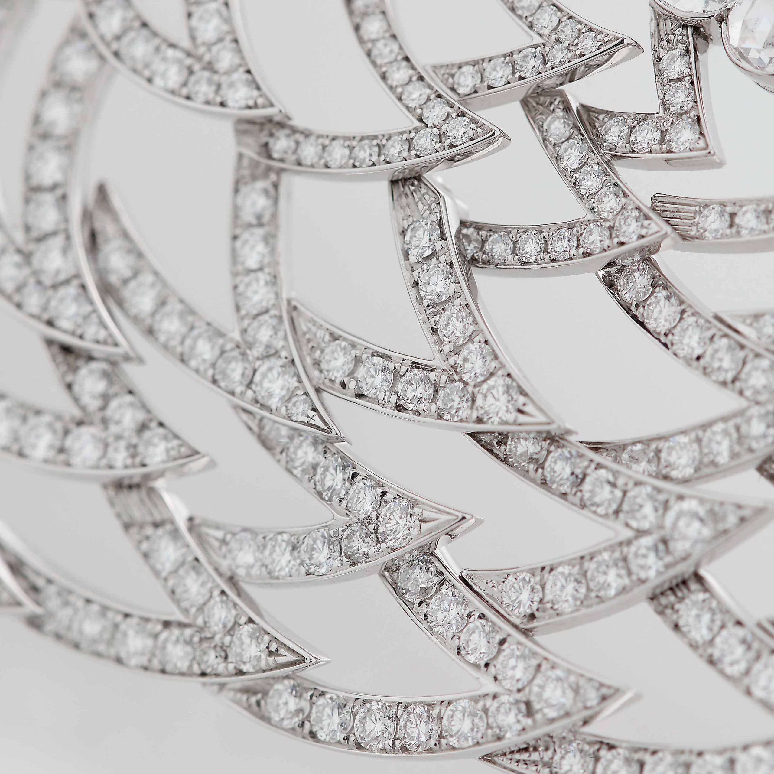 Garrard Laurel High Jewellery Diamond Tiara In 18ct White Gold 2015855 Detail Garrard Laurel High Jewellery Diamond Tiara In 18ct White Gold 2015855 Detail