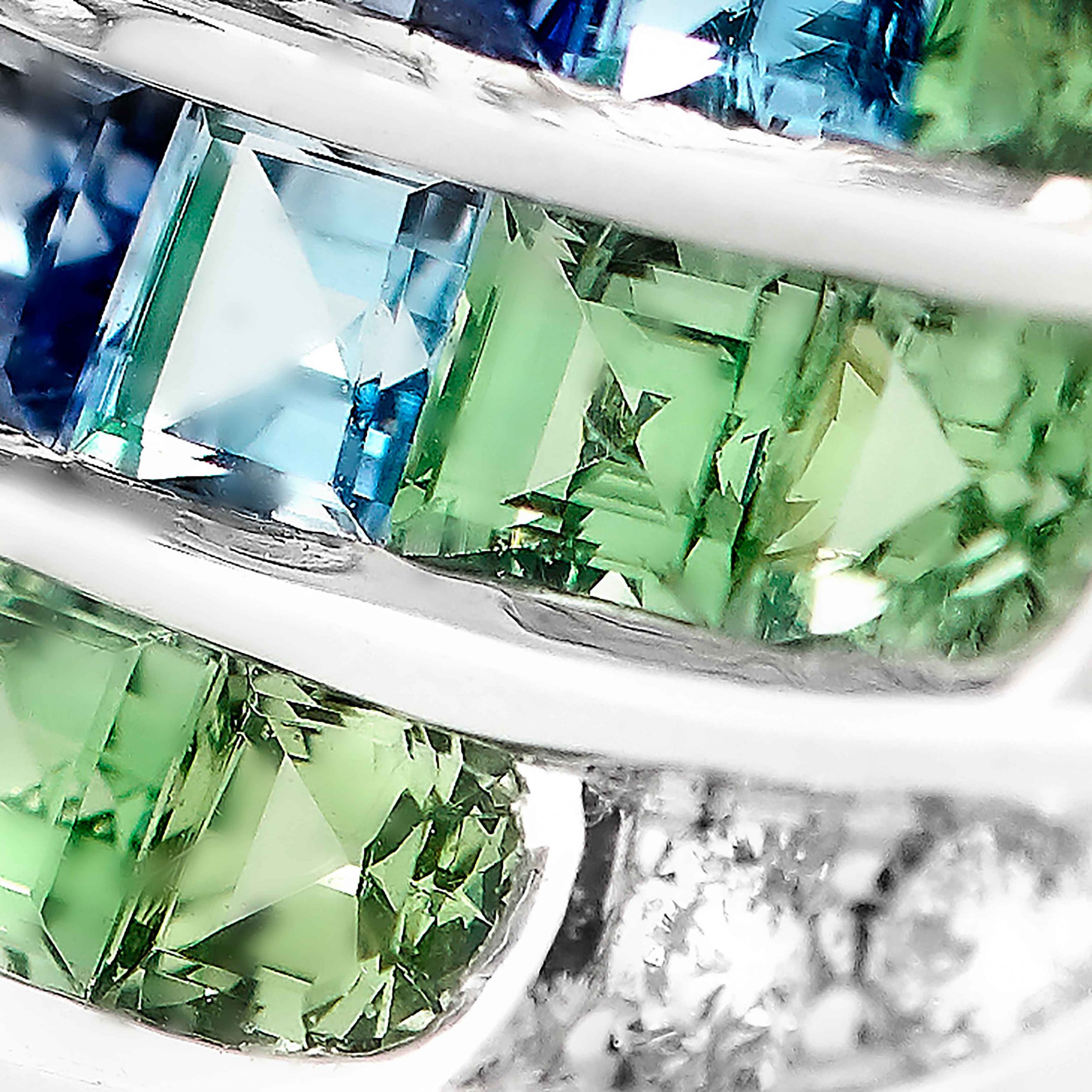 Garrard WIngs Embrace collection Peacock ring with diamonds Sapphires Tsavorites and Aquamarines 2017612 Detail 2 Garrard WIngs Embrace collection Peacock ring with diamonds Sapphires Tsavorites and Aquamarines 2017612 Detail 2