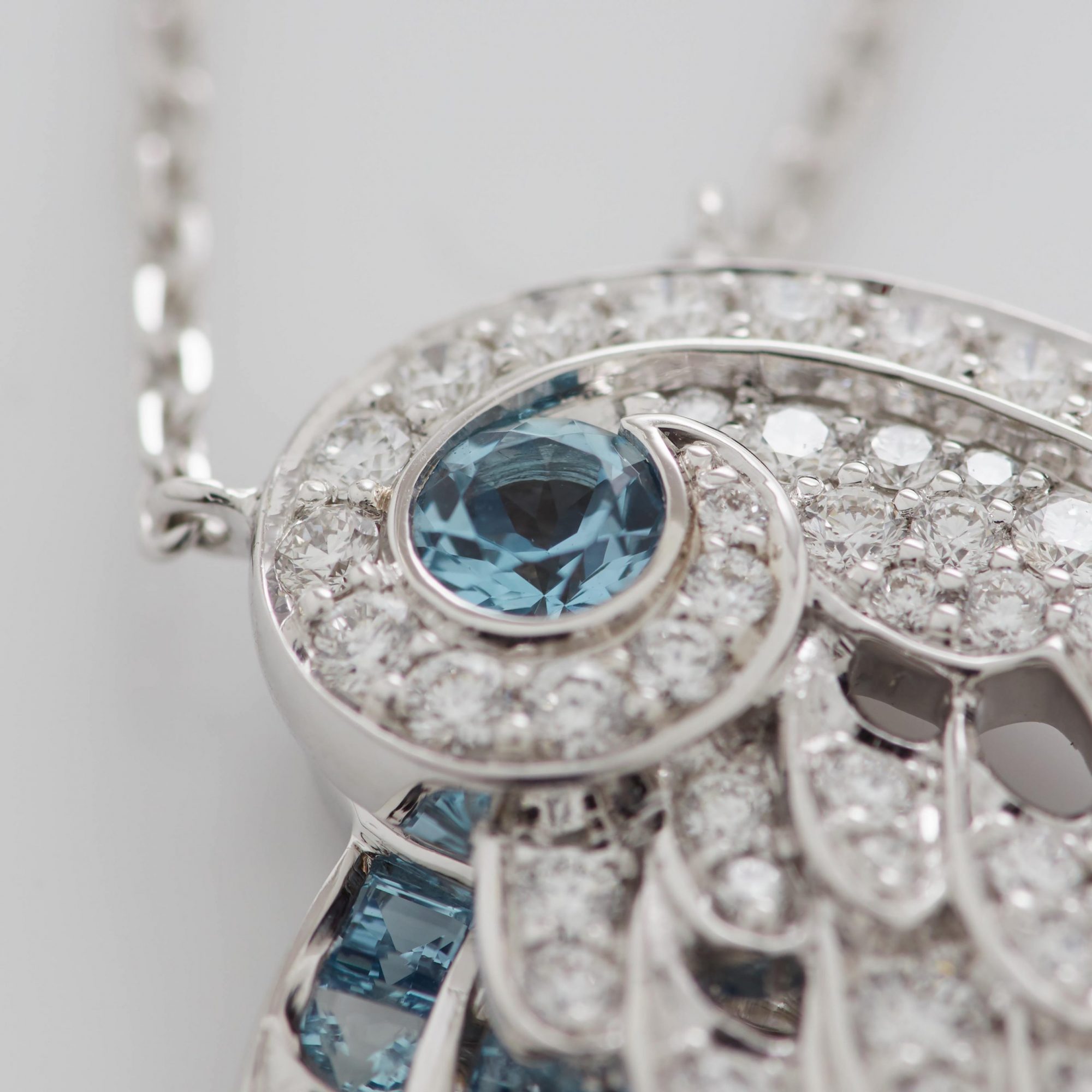 Garrard Wings Embrace jewellery collection Aquamarine and Diamond Slider Pendant In 18ct White Gold 2016642 Detail