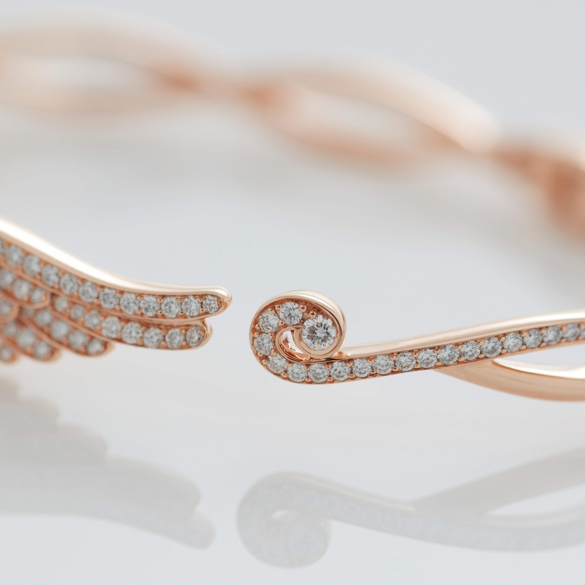 Garrard Wings Embrace jewellery collection Diamond Bracelet In 18ct Rose Gold 2015924 2015910 2015925 Detail View 2