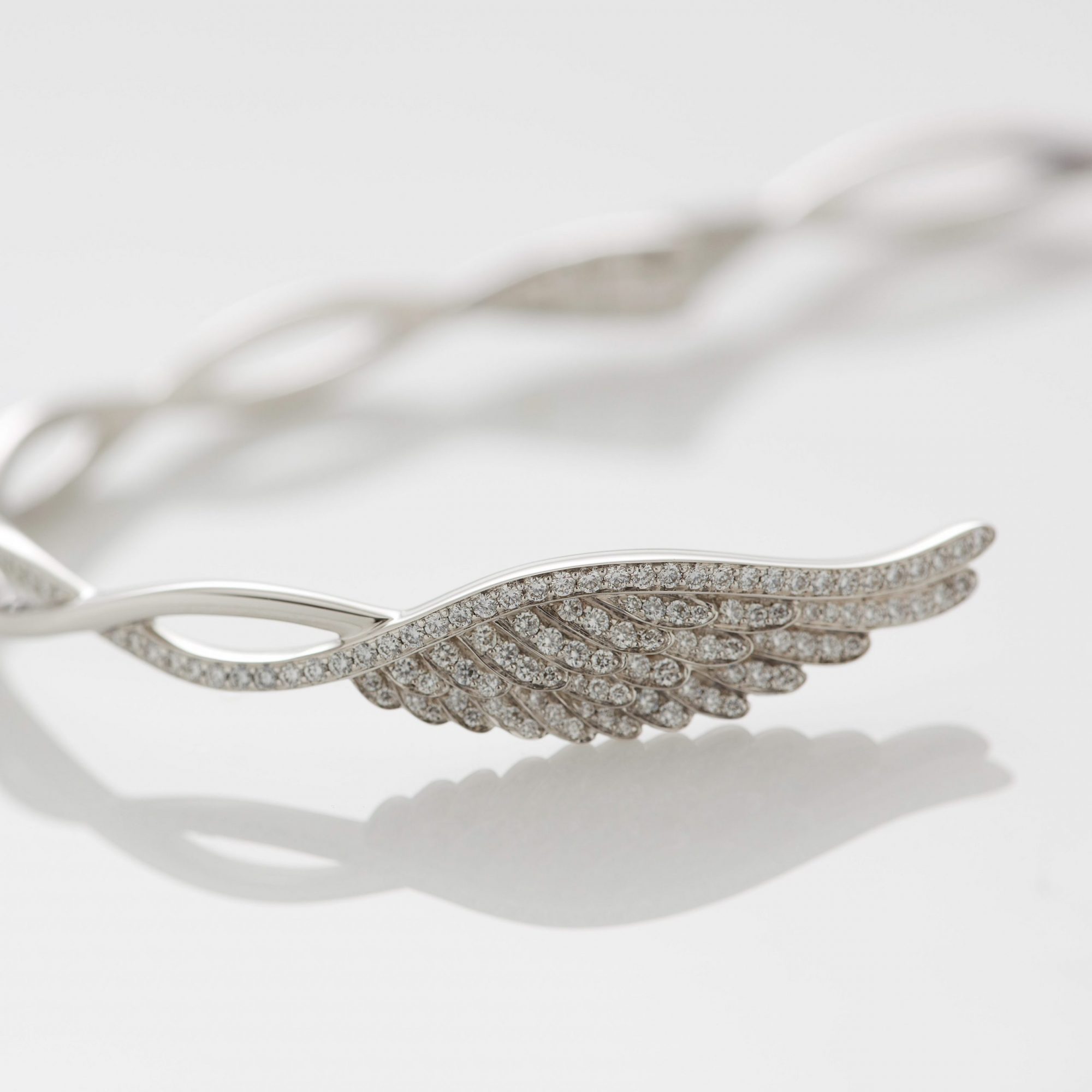 Garrard Wings Embrace jewellery collection Diamond bangle in 18ct white gold 2015922 2015754 2015923 Detail View 2