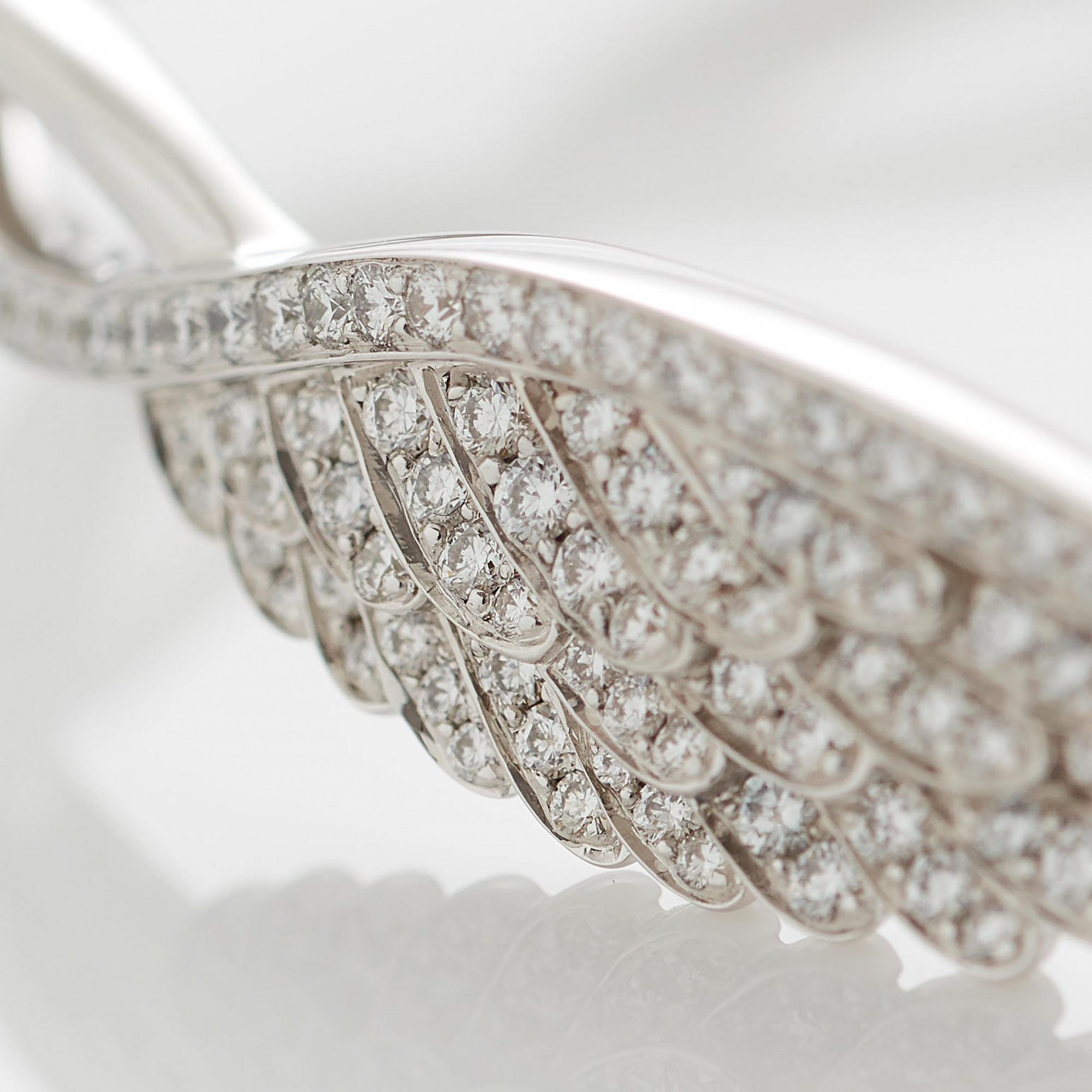 Garrard Wings Embrace jewellery collection Diamond bangle in 18ct white gold 2015922 2015754 2015923 Detail View
