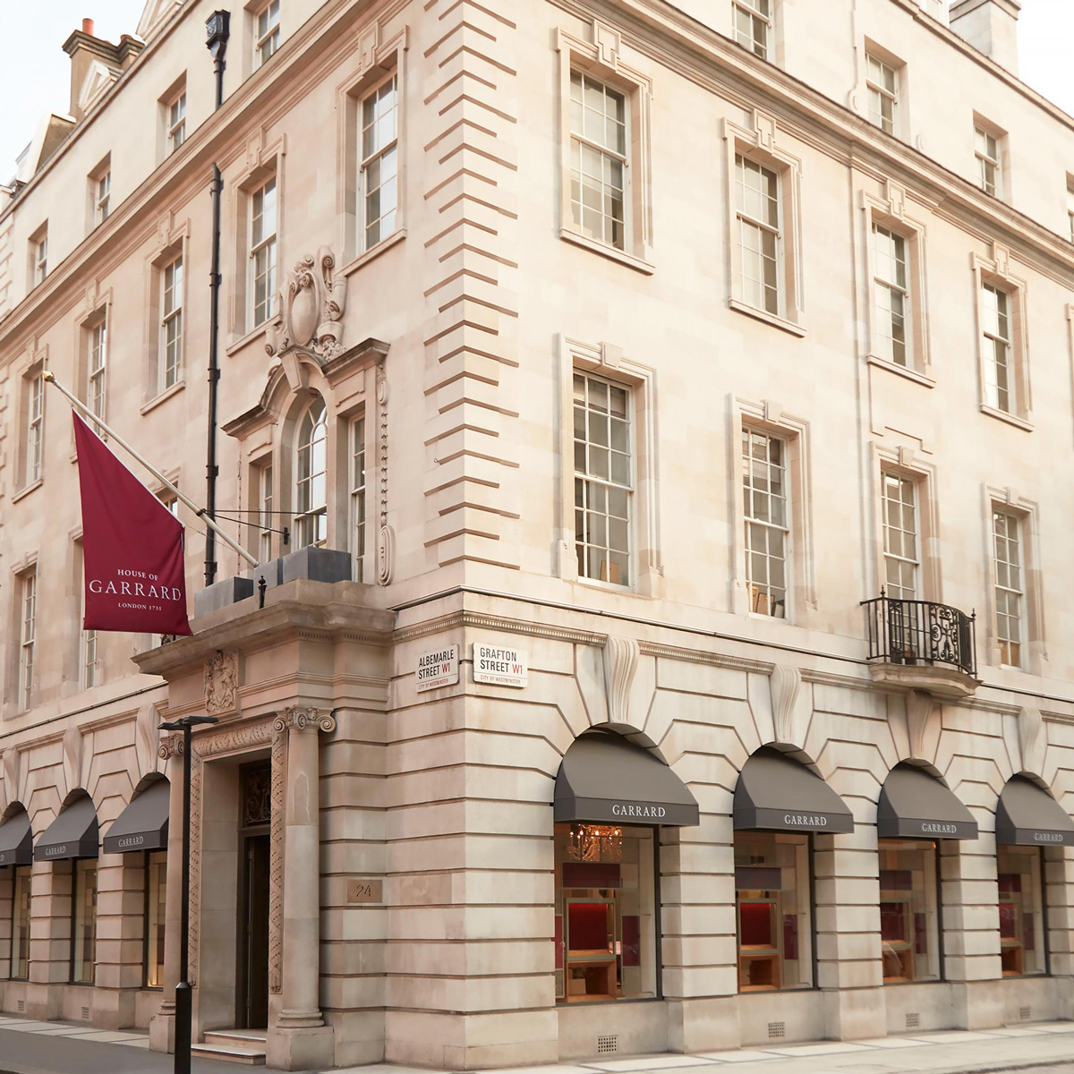 Garrards diamond and colour gemstone jewellery flagship store in London 1x1 1