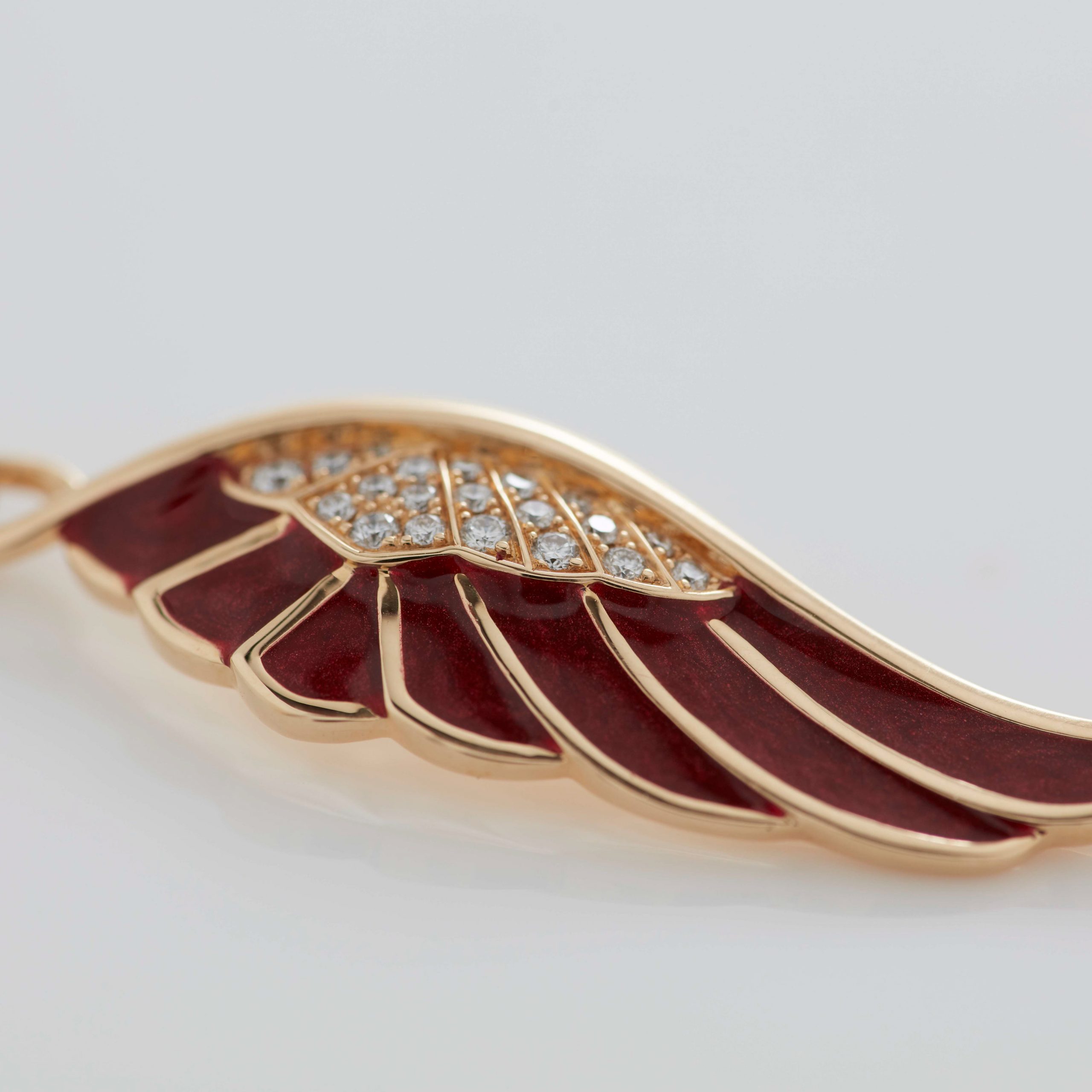 Wings Reflection jewellery collection Autumn Enamel Bracelet In 18ct Yellow Gold with Diamonds 2014701 Detail View Wings Reflection jewellery collection Autumn Enamel Bracelet In 18ct Yellow Gold with Diamonds 2014701 Detail View