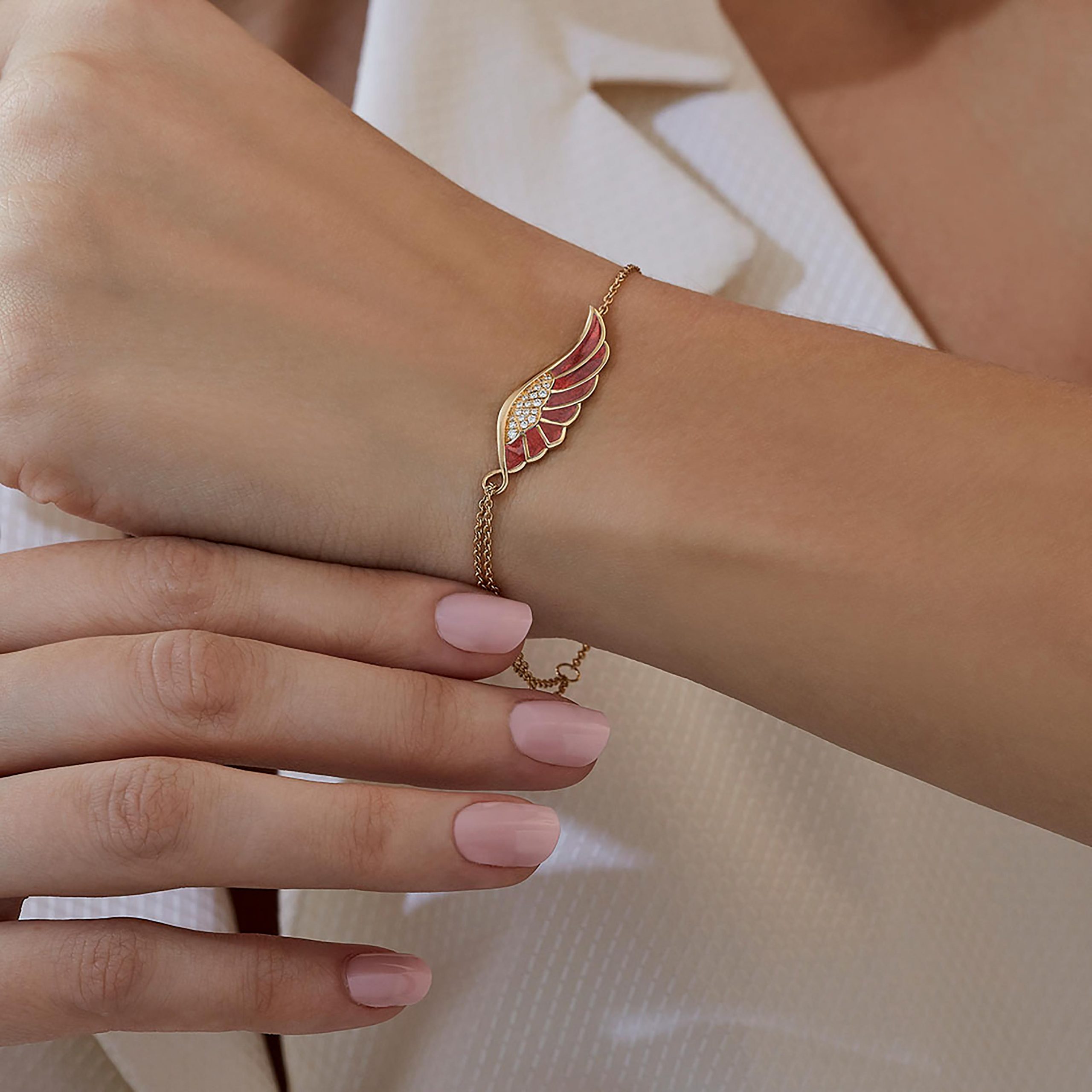 Wings Reflection jewellery collection Autumn Enamel Bracelet In 18ct Yellow Gold with Diamonds 2014701 On Model Wings Reflection jewellery collection Autumn Enamel Bracelet In 18ct Yellow Gold with Diamonds 2014701 On Model