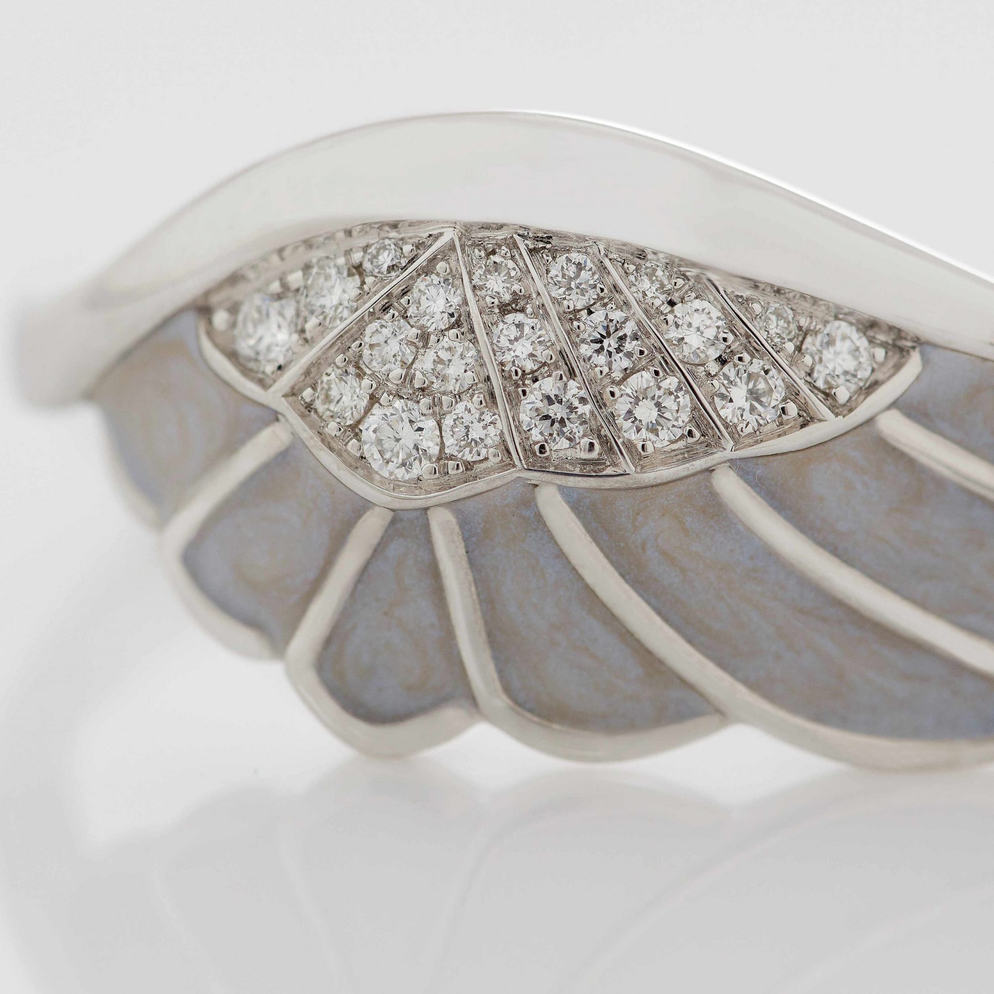 Wings Reflection jewellery collection Winter Enamel Ring In 18ct White Gold with Diamonds 2014708 Detail