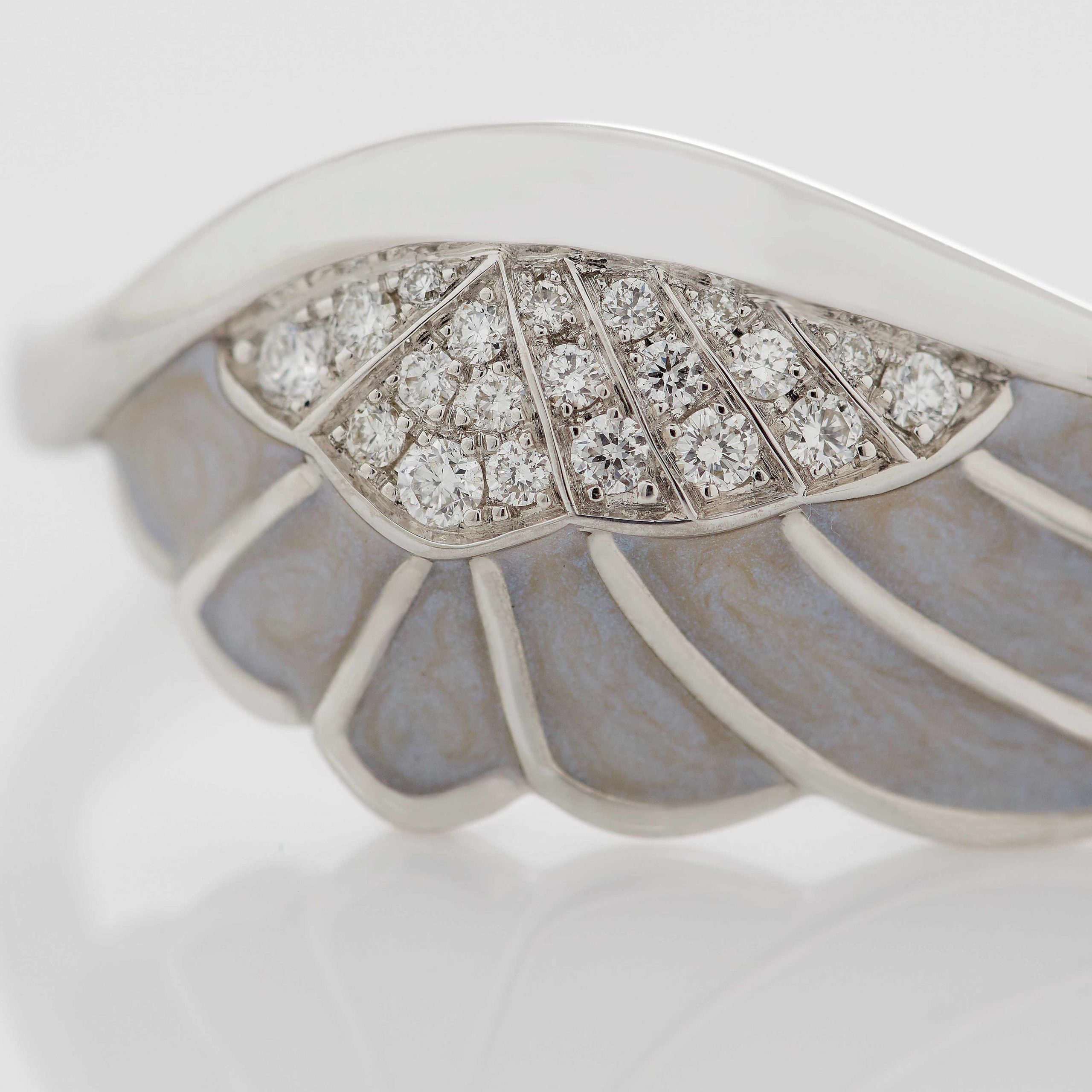 Wings Reflection jewellery collection Winter Enamel Ring In 18ct White Gold with Diamonds 2014708 Detail Wings Reflection jewellery collection Winter Enamel Ring In 18ct White Gold with Diamonds 2014708 Detail