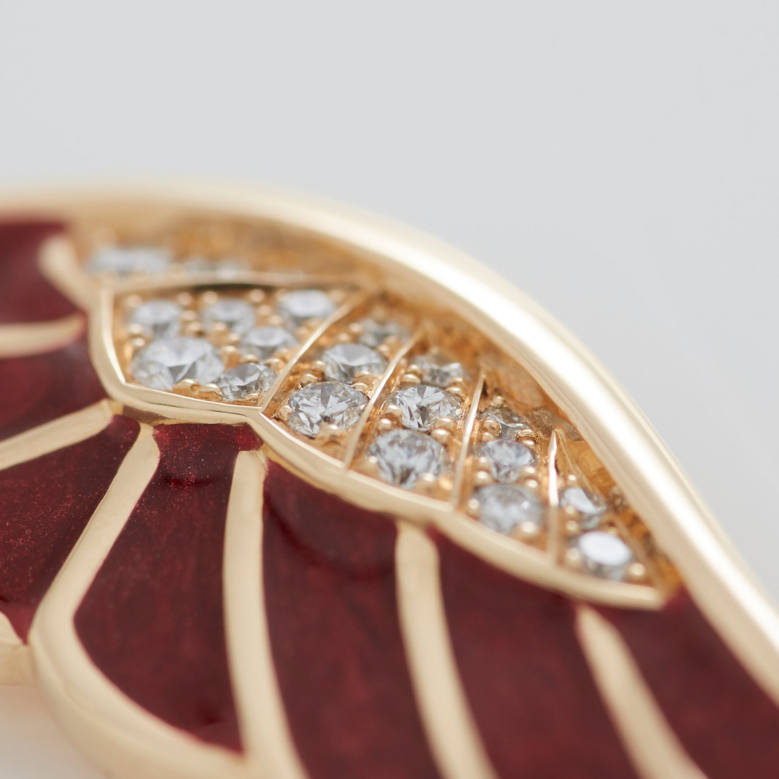Wings Reflection jewellery collection autumn enamel pendant in 18ct yellow gold with Diamonds 2014689 Detail View Wings Reflection jewellery collection autumn enamel pendant in 18ct yellow gold with Diamonds 2014689 Detail View