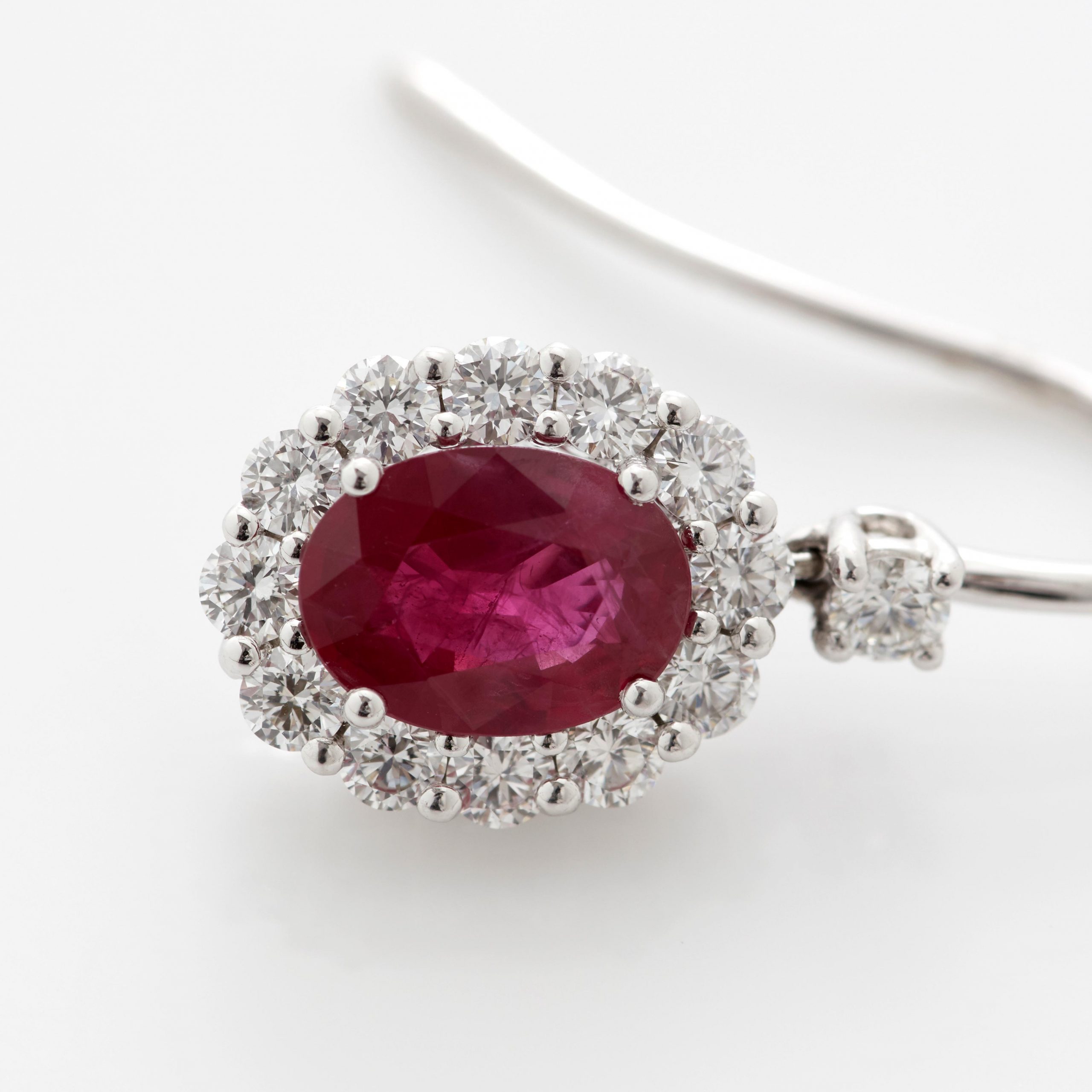 Garrard 1735 jewellery collection ruby Oval drop earrings in Platinum with diamonds JE17PT10 Detail View 2 scaled 1 Garrard 1735 jewellery collection ruby Oval drop earrings in Platinum with diamonds JE17PT10 Detail View 2 scaled 1