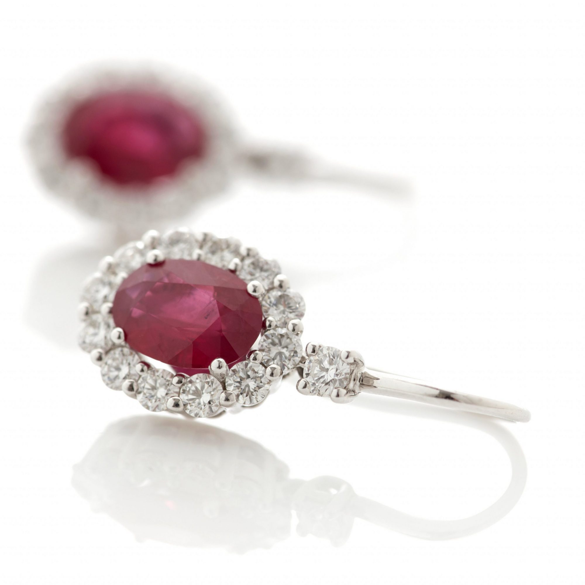 Garrard 1735 jewellery collection ruby Oval drop earrings in Platinum with diamonds JE17PT10 Detail View scaled 1