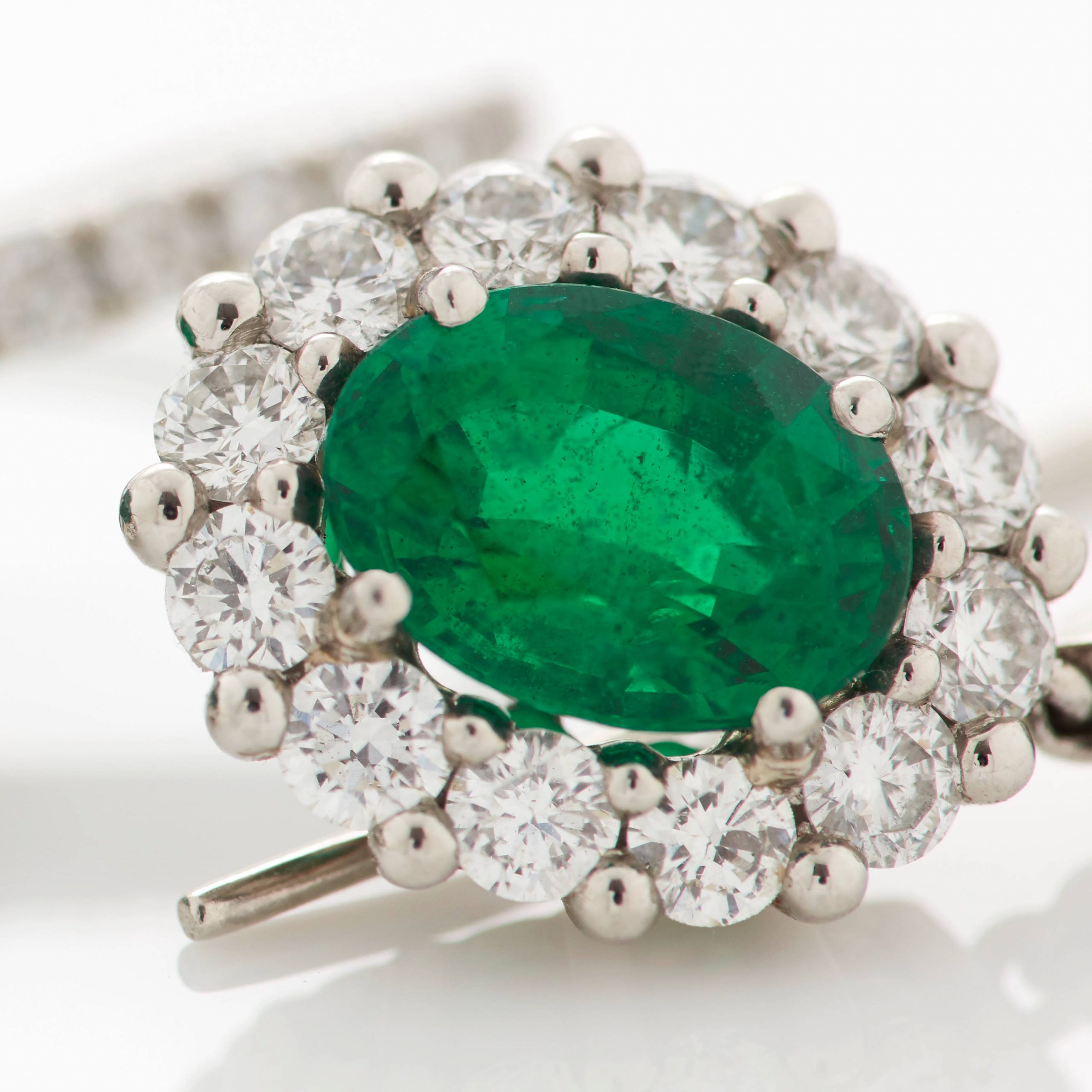 Garrard 1735 jewllery collection emerald oval drop earrings in platinum with diamonds JE17PT01 Detail View 2 1 scaled 1 Garrard 1735 jewllery collection emerald oval drop earrings in platinum with diamonds JE17PT01 Detail View 2 1 scaled 1